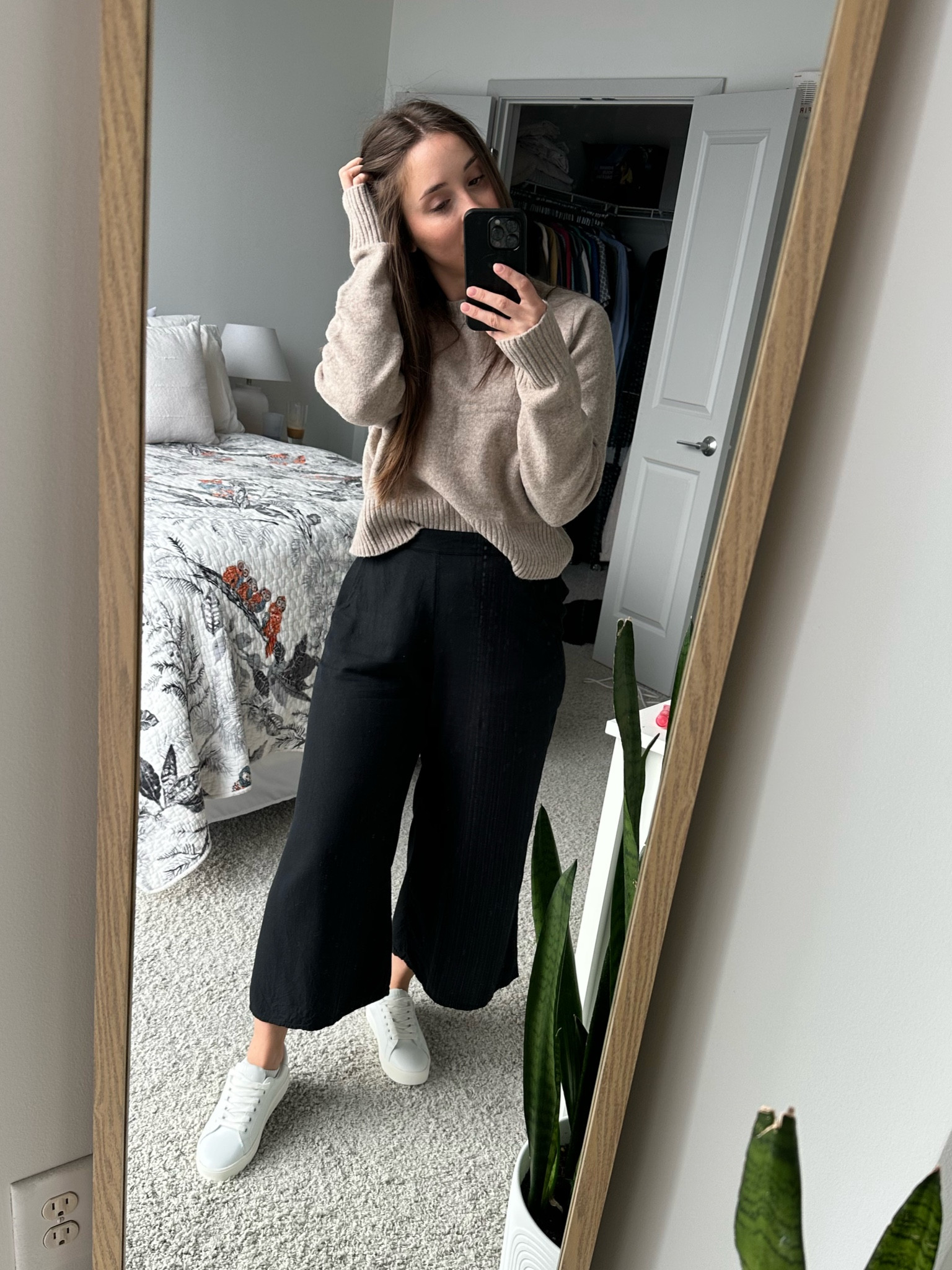 The comfiest work outfit! I love wearing these flowy pants to the office. Plus they pair with everything !

#LTKworkwear