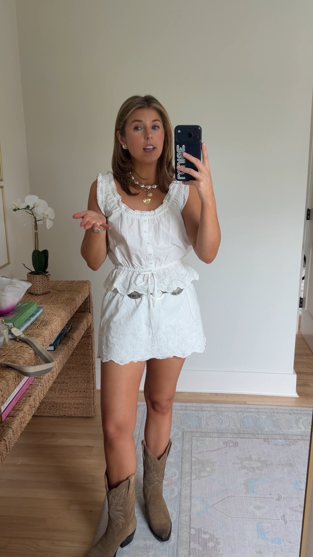 Country concert outfit idea! Wearing a S 