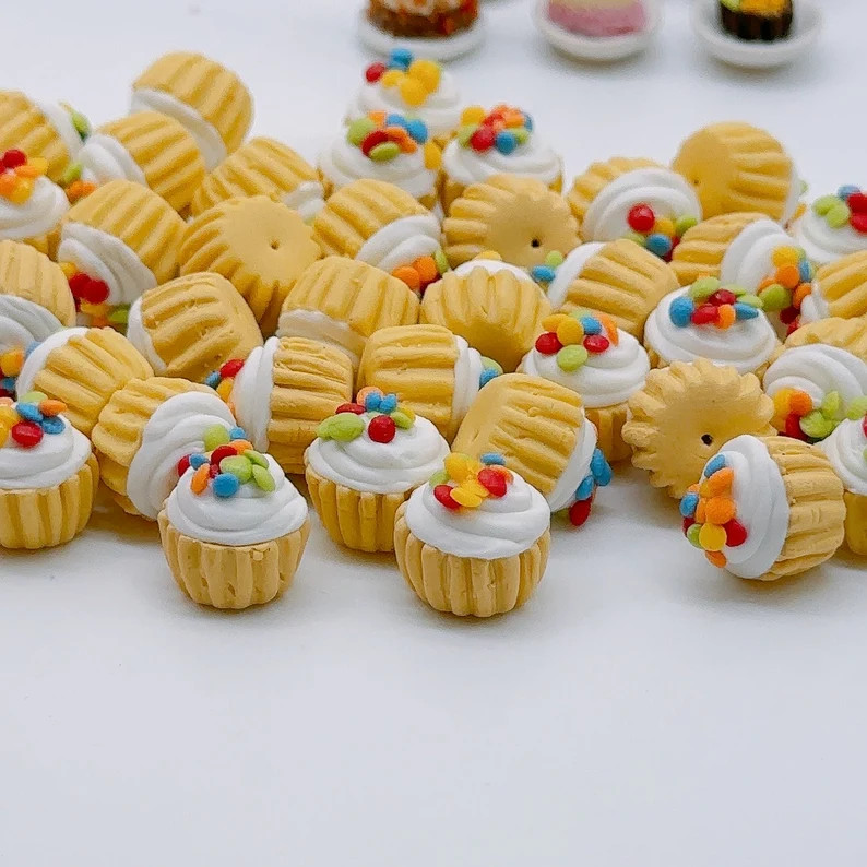 10 pieces Miniature Cupcake with candy for Doll's house collection, Miniature Sweet dollhouse, Fa... | Etsy (US)