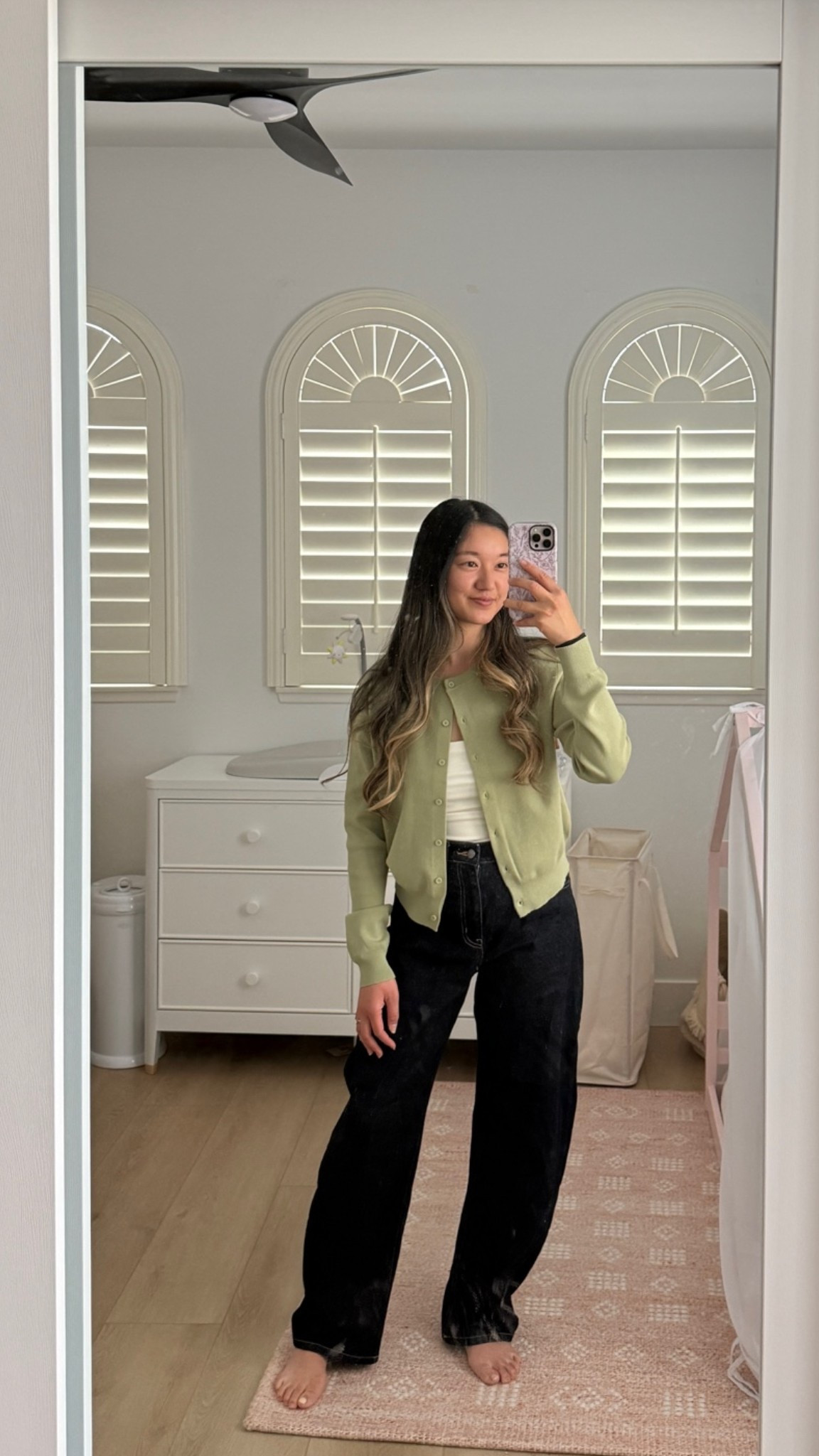 i have 4 colors of this cardigan! so great with many fits and perfect to throw over a tank! whole fit from @OAK + FORT 💖
#oakandfort #momfashion #momfit #cardigan #barreljeans #ad

#LTKootd #LTKKids #LTKHome
