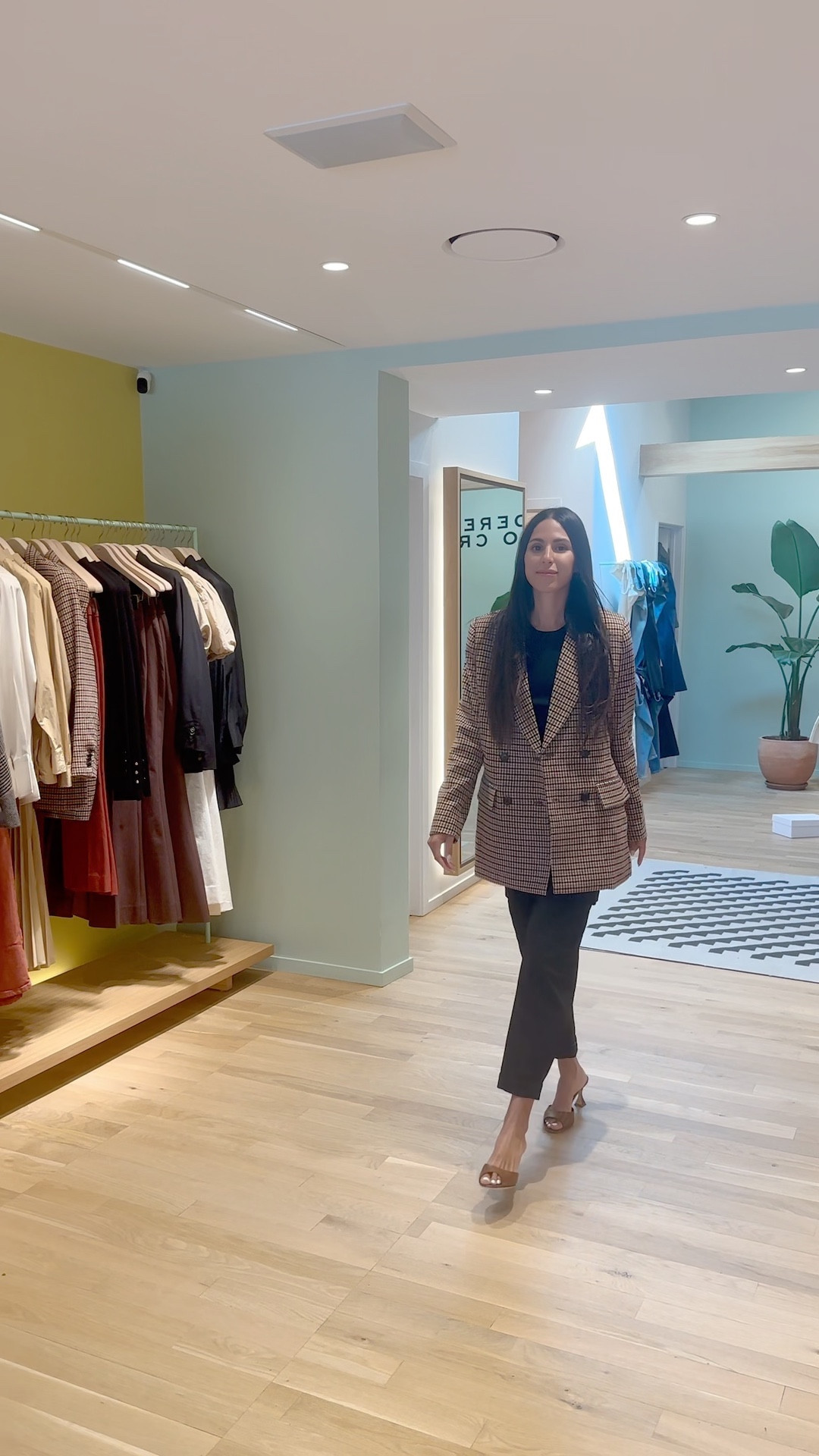 If you don't have an oversized blazer in your closet, this is the one to get 

#LTKworkwear #LTKSeasonal #LTKHoliday