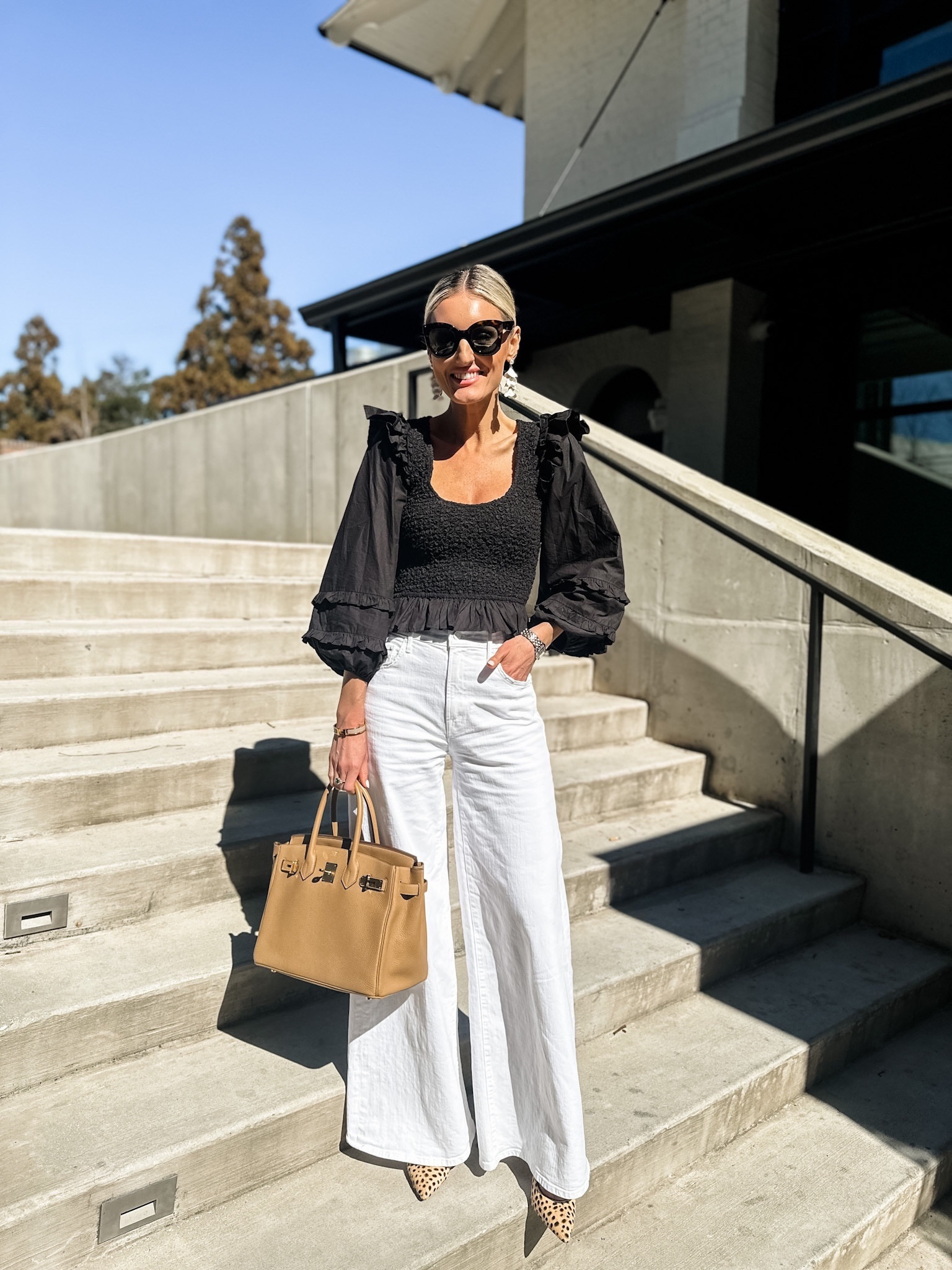 What I’m wearing today! Wearing an XS in the top and 25 in the jeans! 

Loverly Grey, outfit idea

#LTKstyletip #LTKSeasonal