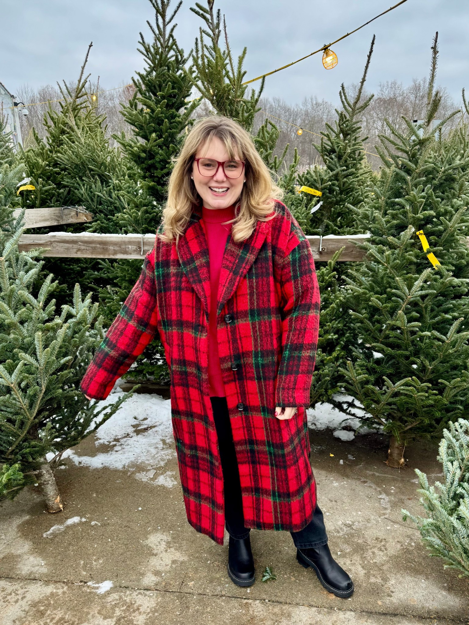 Christmas tree shopping! 

Use my code ANNEULLA for 35% off at Ulla Popken.