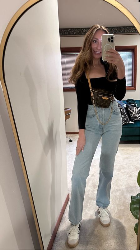 Easy basics for a date night!
.
.
basics, free people, agolde, sneakers, simple outfit, simply style, capsule wardrobe, fashion over 30
.
.
Sizing:
Bodysuit:: small
Jeans:: 90s pinch waist in focus, TTS, 25
Sneaks:: TTS, 7

#LTKfindsunder100 #LTKMostLoved