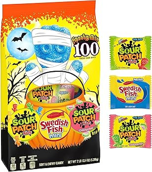 SOUR PATCH KIDS & SWEDISH FISH Mini Halloween Candy Variety Pack, 100 Trick or Treat Bags | Amazon (US)