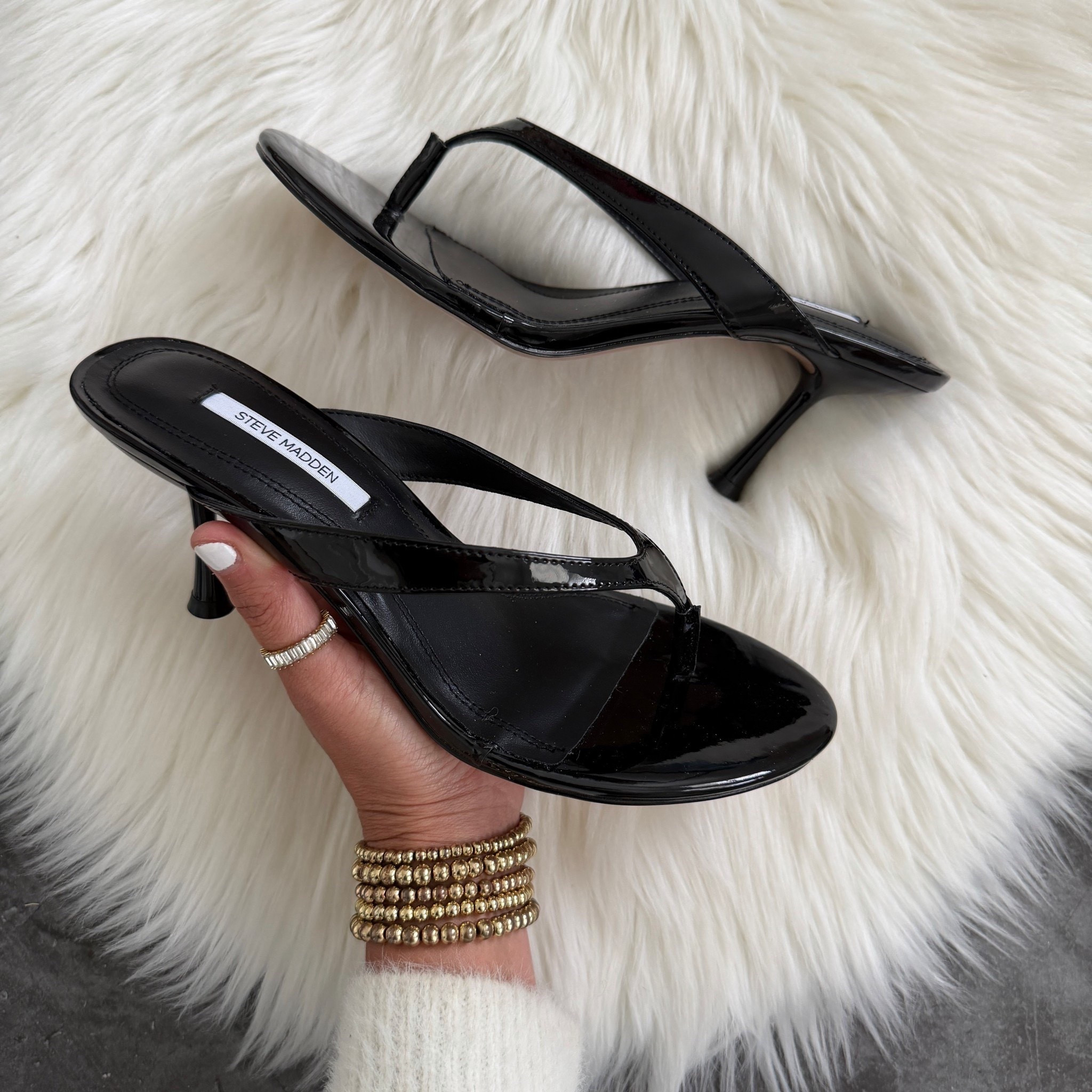 Steve Madden faroh black flip flop sandals I went up a 1/2 size 