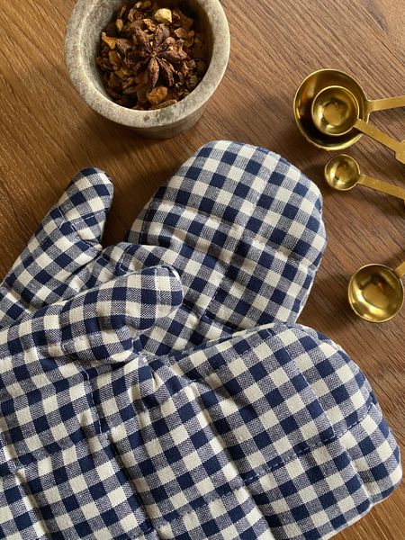 The perfect shade of gingham oven mitts. 30% OFF

#LTKSeasonal #LTKsalealert #LTKhome