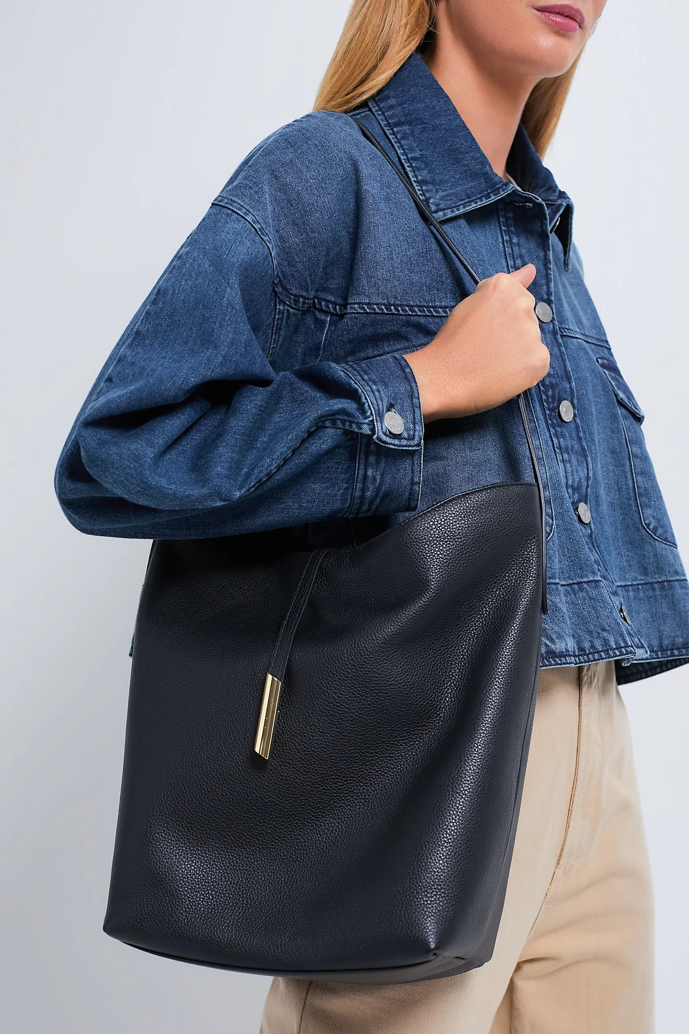 Black Penne Bucket Bag | Tuckernuck (US)