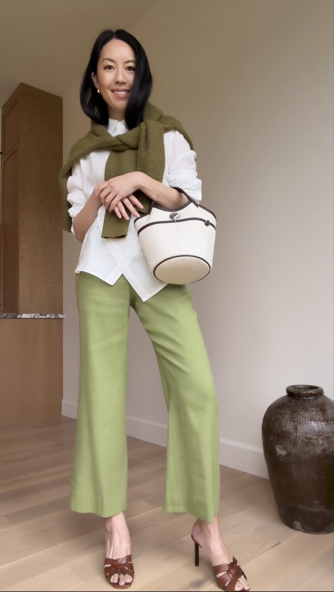 Perezzi Button-Down Shirt (wearing a size 4)

Dova Wide-Leg Linen Pant (wearing a size 4)

#classicstyle
#VeronicaBeard
#whiteshirt
#springoutfit
#springfashion

#LTKgrwm #LTKootd #LTKSaleAlert