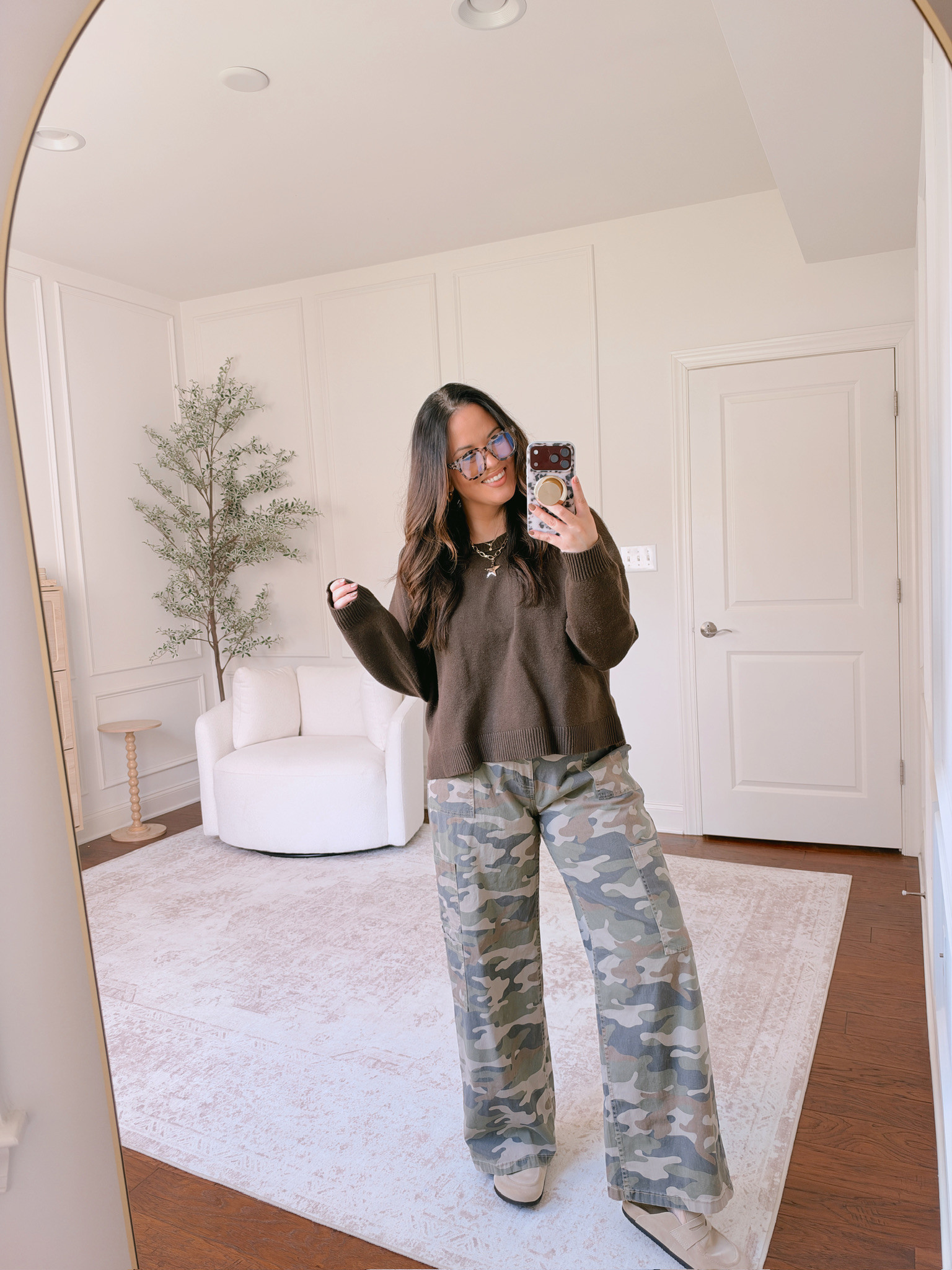 wearing a large in the top, XL in the pants 

 #LTKSeasonal #LTKMidsize