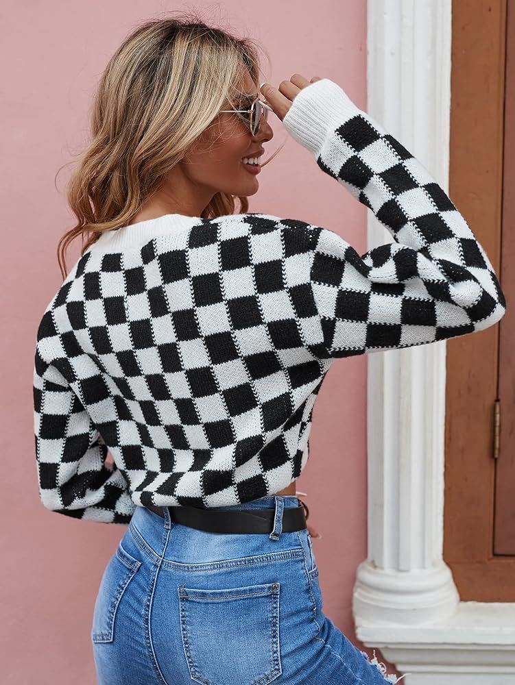 SweatyRocks Women's Long Sleeve Drop Shoulder Top Checkered Print Pattern Pullover Crop Sweater | Amazon (US)
