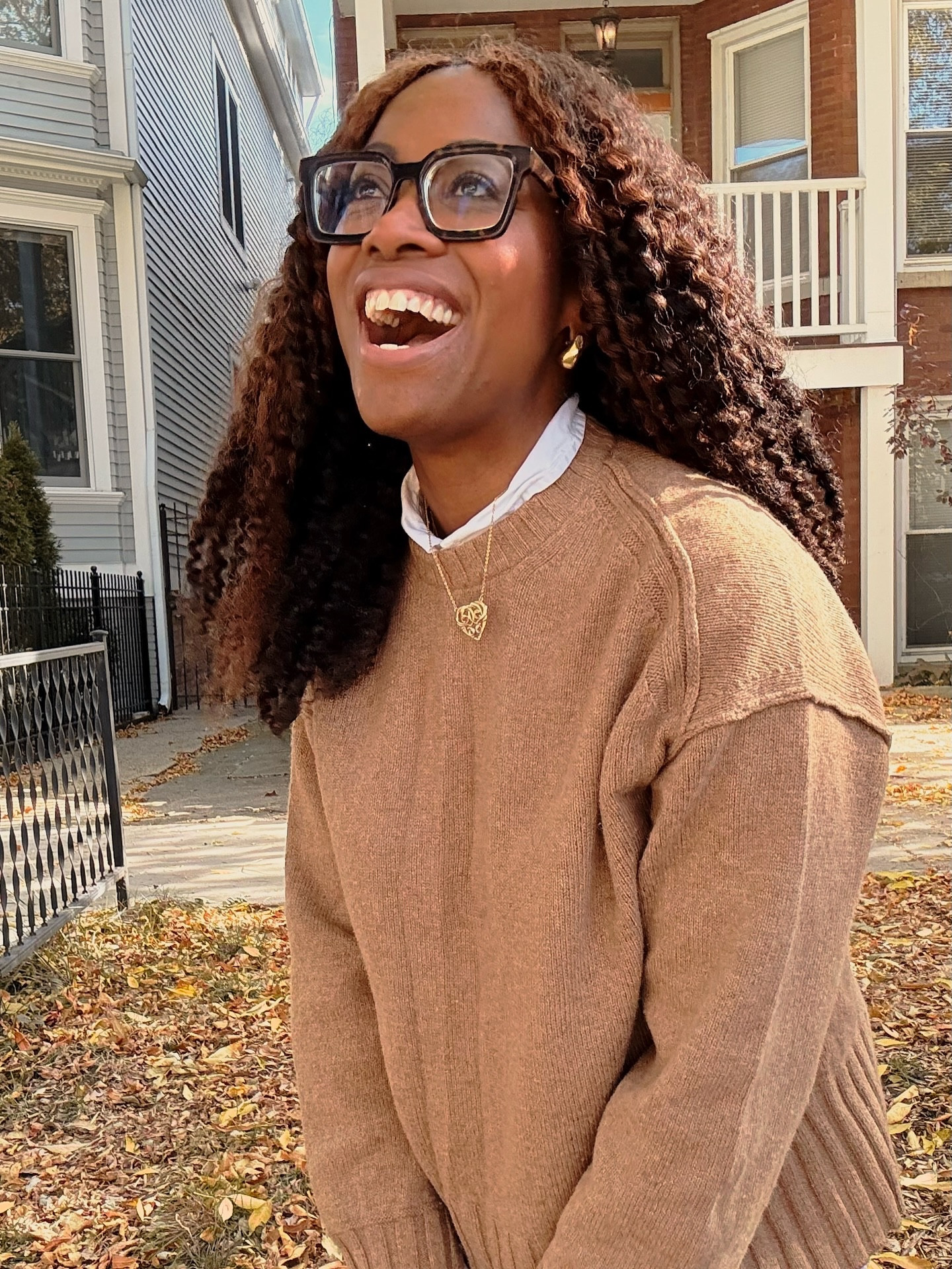 Hello, November 💛
Birthday month energy activated! 
Cozy knits, crisp leaves, and all the good things ahead 🍂

Here’s to saying YES to new adventures, unexpected joy, and showing up—boldly and beautifully.✨

PS: Save this look for your next casual-but-polished fall day 🍁