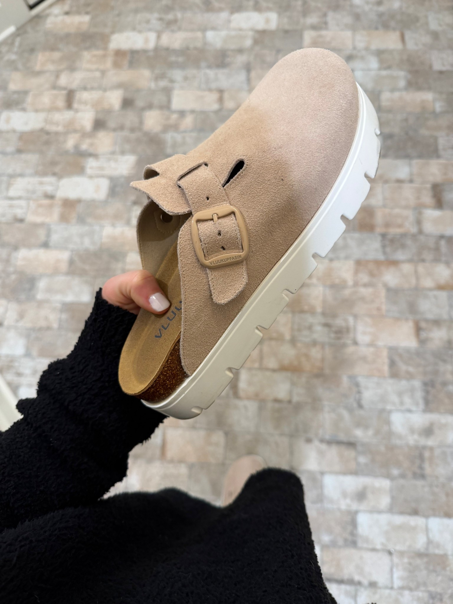 Love these clogs for spring or fall // spring fashionn