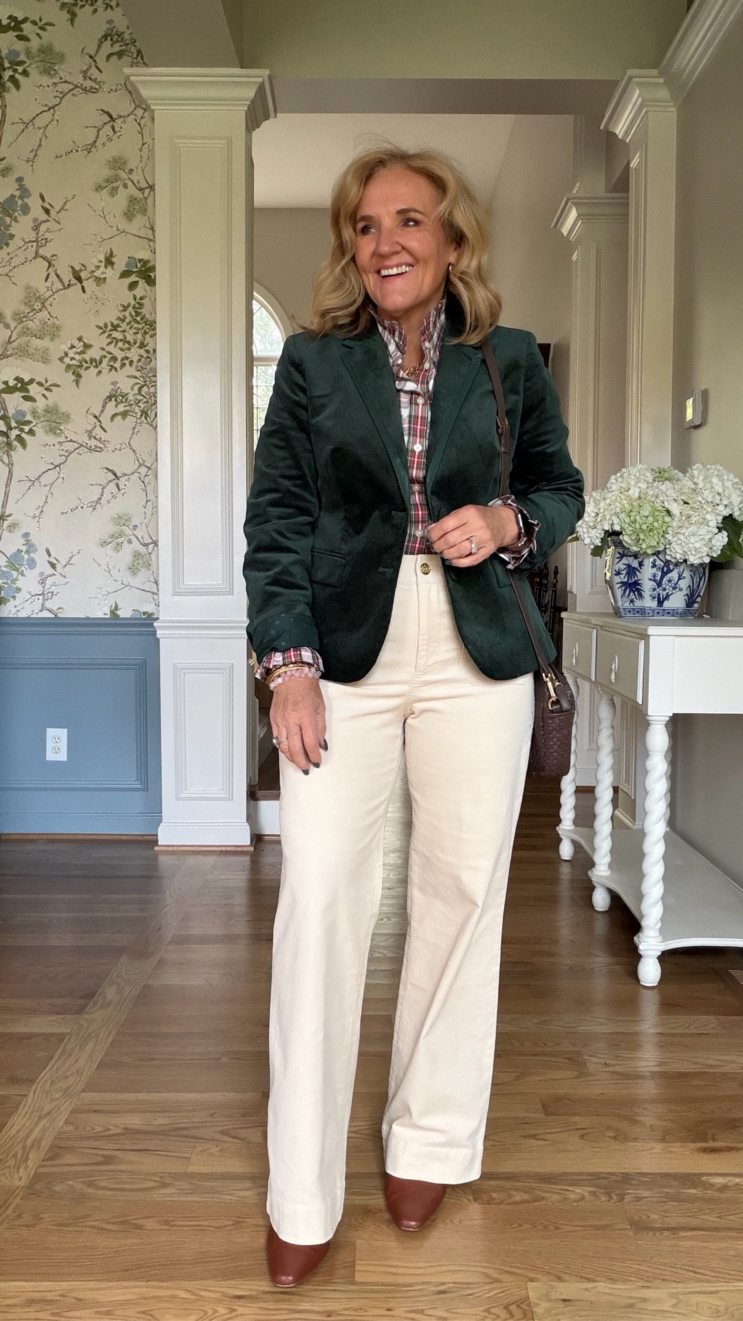 JCREW factory holiday haul! Place your order now to get your size especially if you’re buying matching pieces. These sizes will go.
Velvet blazer size 10, regular
Velvet pants size 8 petite. The slim straight pants I would recommend sizing up if you’re in between.
Argyle sweater size medium
Velvet top size
Velvet skirt size
Embellished jeans, size 29 petite I would size up if you’re in between
Tweed blazer this is a 12 regular from last year, but I like to relaxed Fit
Chambre blouse I’m in a medium petite size up if buying a petite
Blue velvet pants size 29 petite and they are roomy
Red sweater size up to a large and I like the relaxed fit
Plaid blouse size medium regular
Halfway corduroy’s size 28 petite
Tartan plaid trimmed Henley size medium
Talbots quilted red jacket size medium petite
Boots I always size up a half
20% off my jewelry code NANETTE20


#LTKOver40 #LTKHoliday #LTKSaleAlert