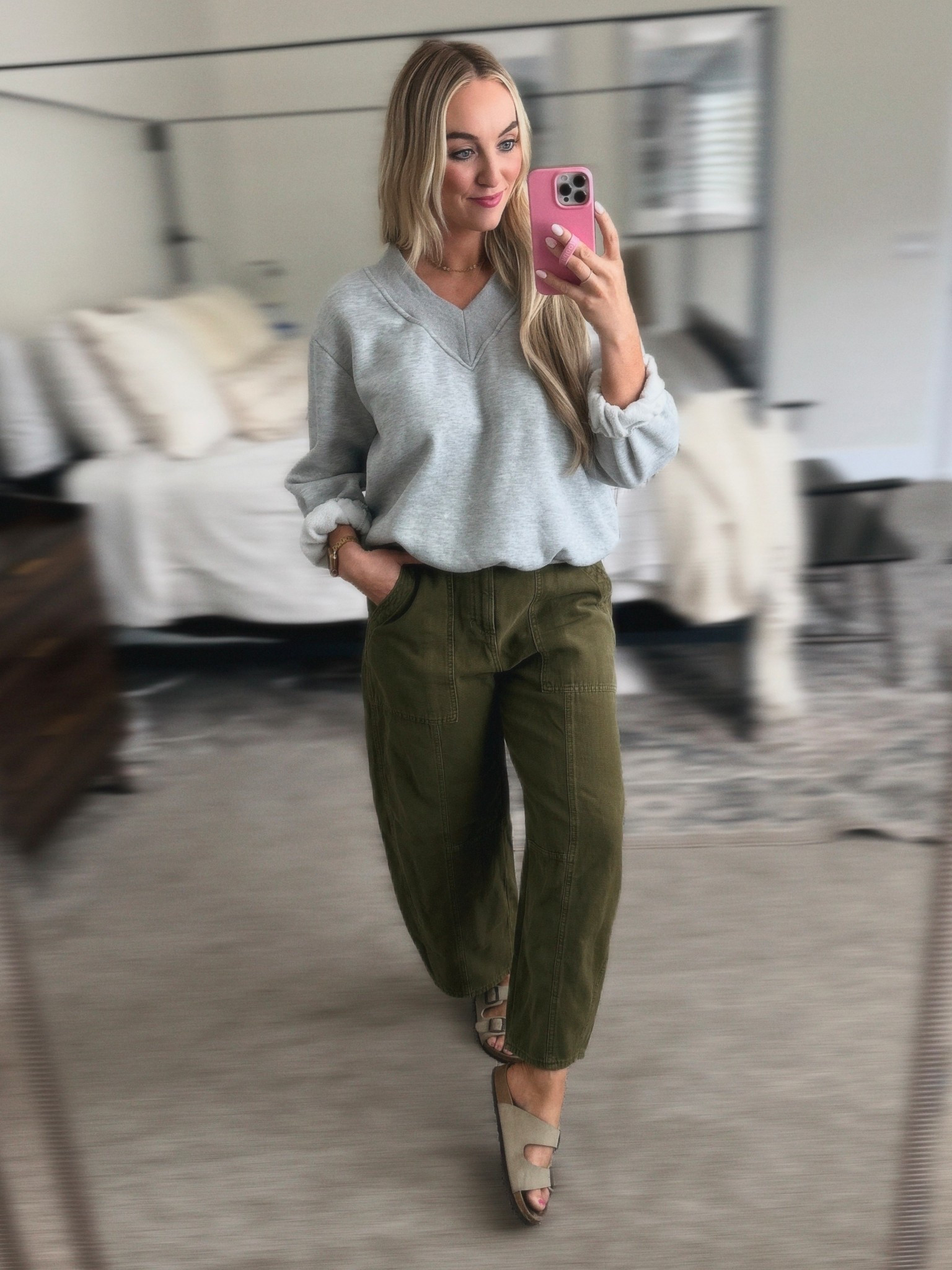 monday ootd 🩶

barrel jeans, pullover sweatshirt, mom outfit, target outfit, amazon outfit, comfy casual, fall transition outfit, early fall outfit inspo

#LTKFindsUnder50