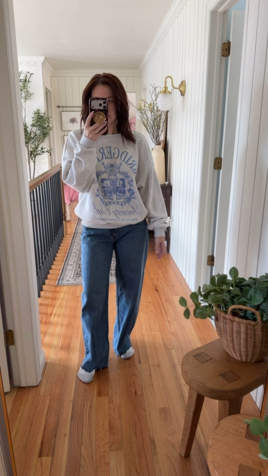 Abercrombie ultra loose low rise. Medium wash. Size 26 petite. If between sizes, size down.

#LTKSaleAlert #LTKPetite