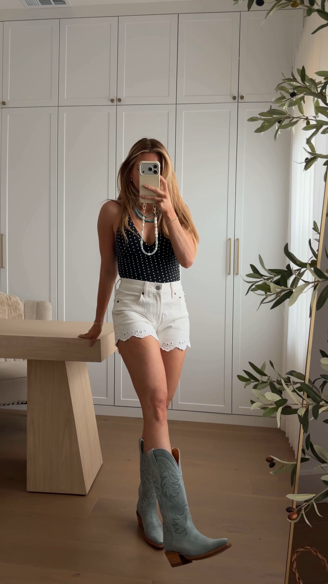 top: xs // shorts: 25 // boots: true to size, go down if in between