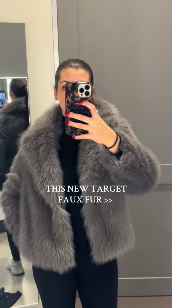 This Faux Fur under $50!!!!

#LTKHoliday #LTKGiftGuide #LTKFindsUnder50
