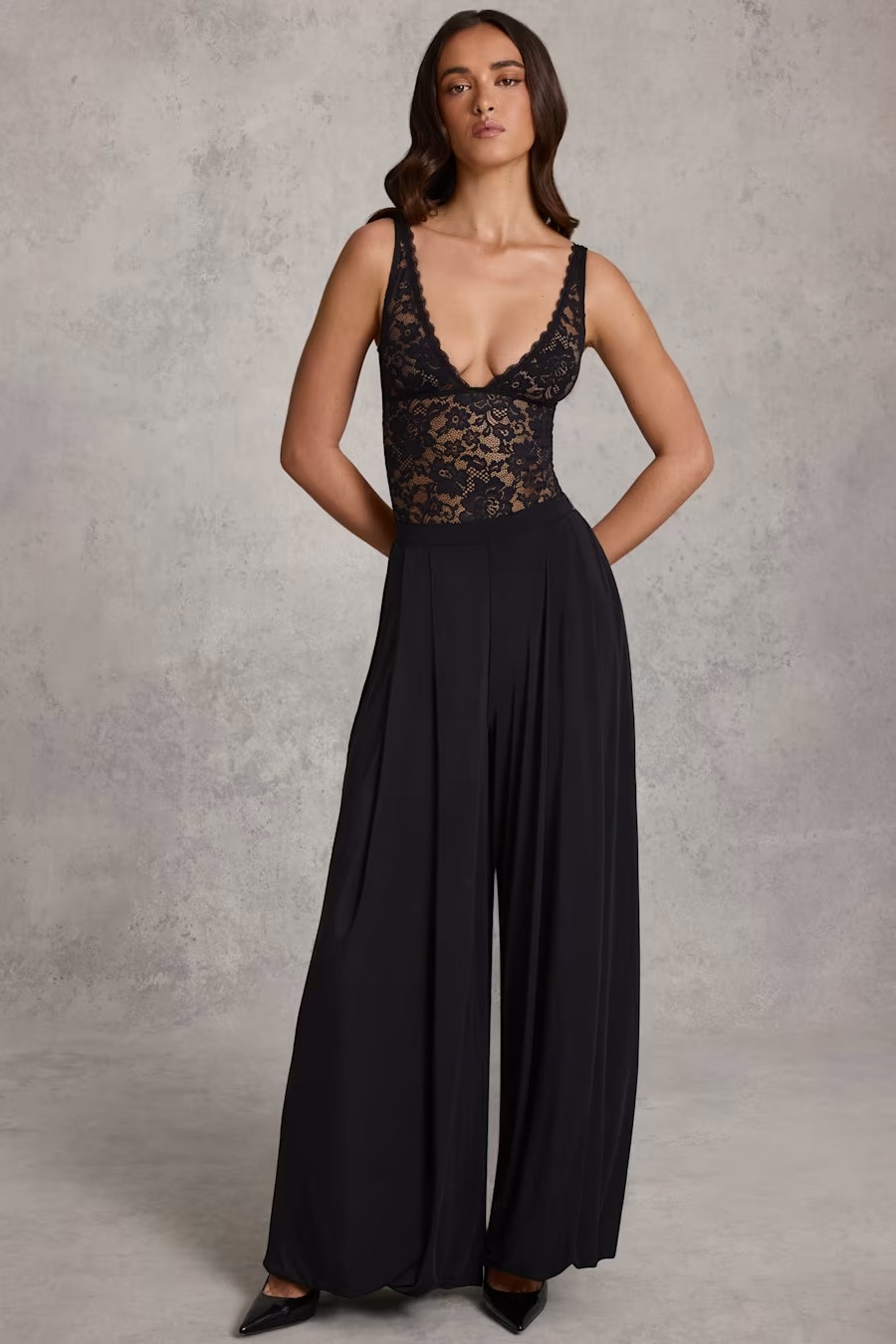 These are the pants you’ll live in 🖤 Soft jersey fabric, a flattering mid-rise, and a wide-leg drape that feels like loungewear but looks totally stylish. Dress them up with a blazer or keep it casual. 

 

#LTKdayinmylife #LTKgrwm #LTKootd