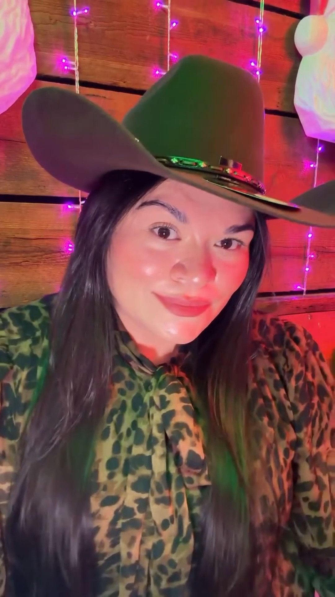 Daily Vlog 12/17/25 ✨ From dinner with a good friend to the Ranch Royalty event hosted by Emily Housey — such a good night 🤍

༄˖° ✨ Shopping made easy—just hit up my bio link ! 

 ✨All content (photos, videos, captions) belongs to @perla_gharbi ✨ Use without permission is prohibited.

♡ Thank you, Perla Gharbi ♡

#vlog #chicagoevent #chicagoinfluencer #latian

#LTKBeauty #LTKvlog #LTKdayinmylife