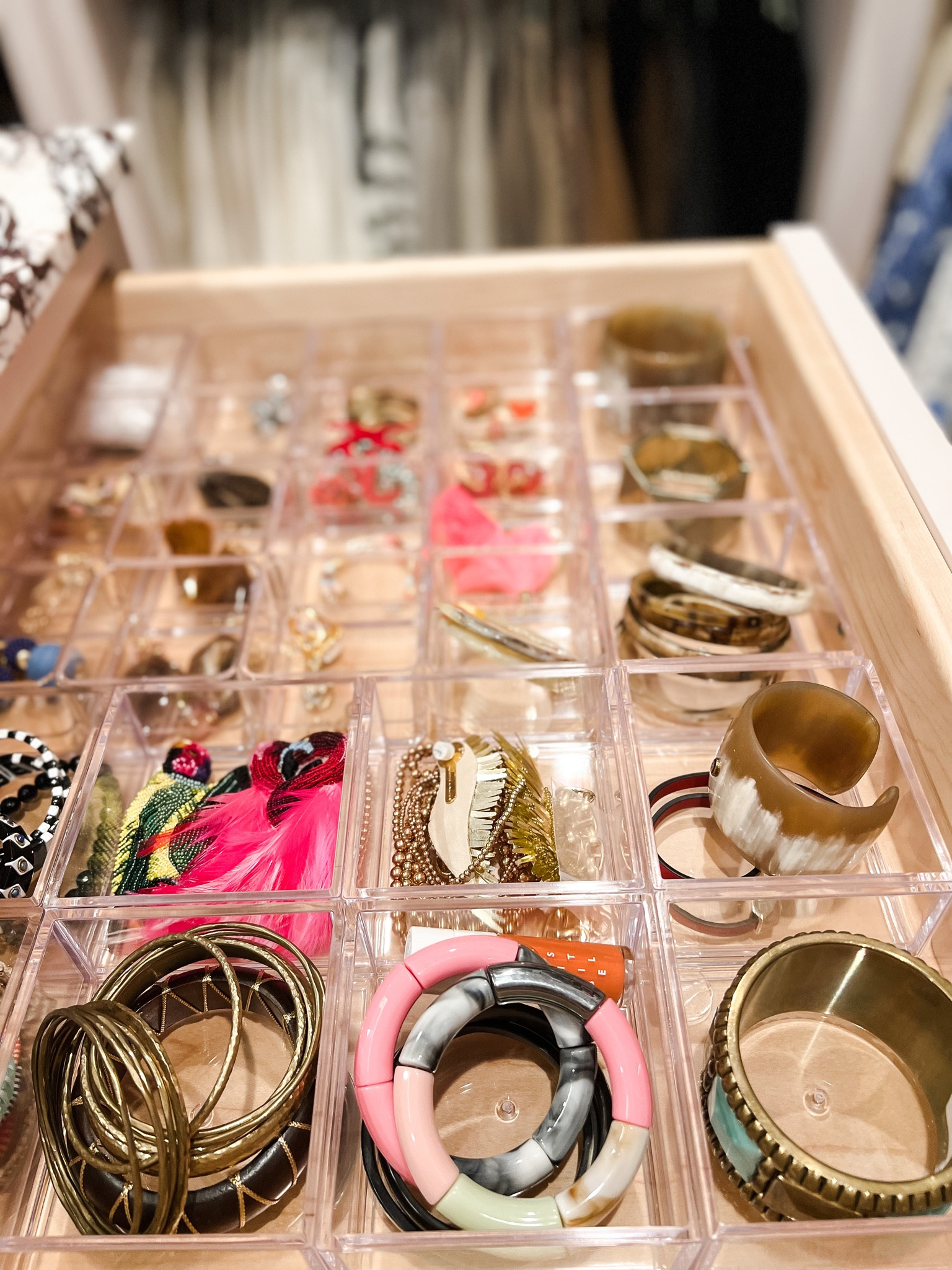 Drawer organizer make ALL the difference ❤️

#LTKhome #LTKunder50 #LTKbeauty