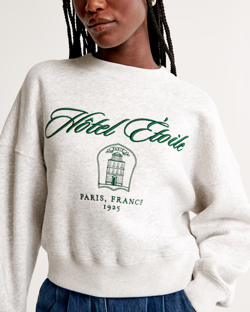 Destination Crest Sunday Crew | Abercrombie & Fitch (US)