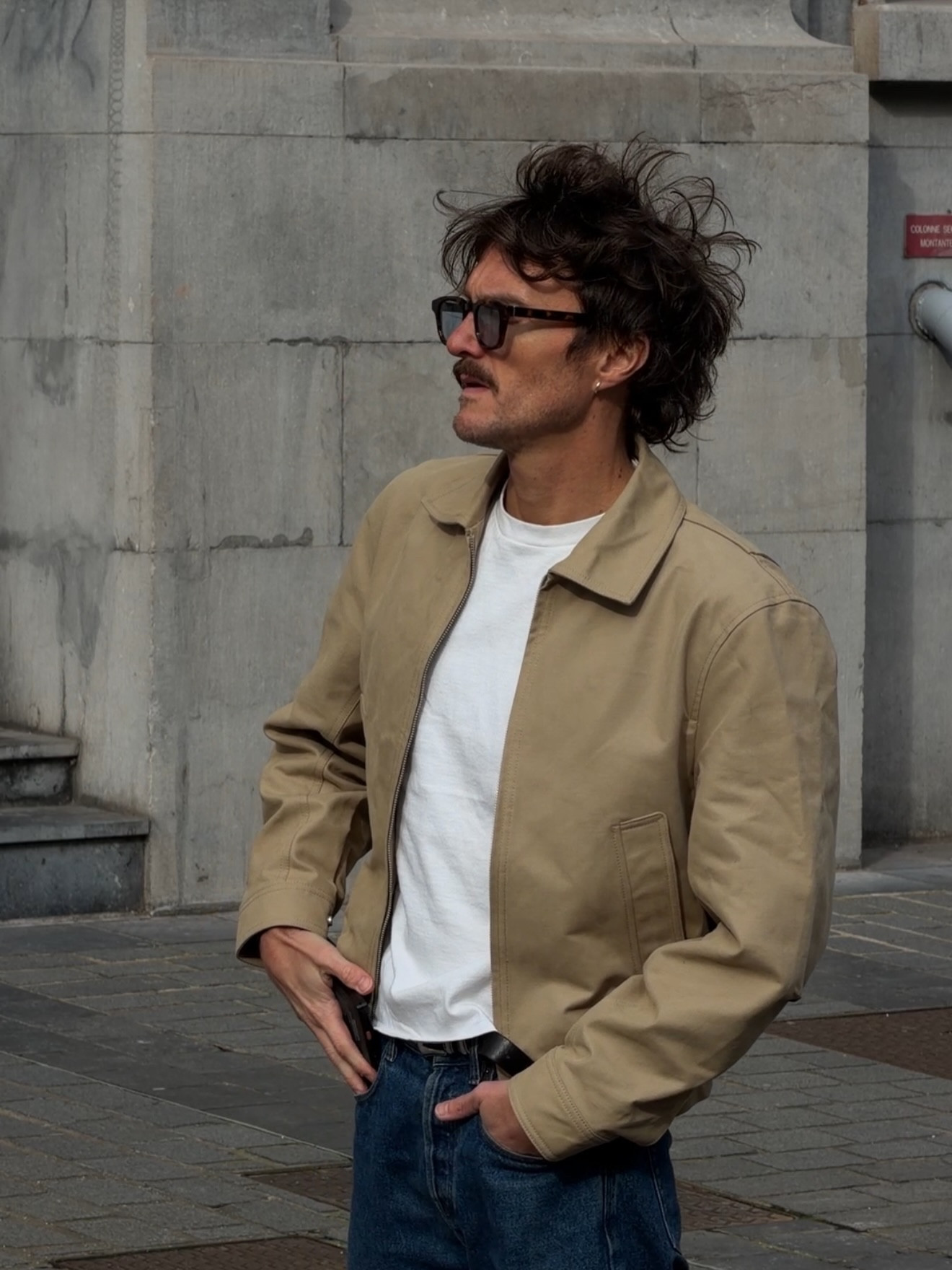 Late February, and the first hints of spring are already shaping the way I get dressed.
Even with the cold still biting, I find myself reaching for lighter layers, relaxed tailoring, and softer textures — pieces that feel transitional, effortless, and ready for longer days.

This in-between season is where layering becomes an art: a wool coat over a minimal knit, a boxy shirt peeking under structured outerwear, wide-leg trousers paired with clean leather sneakers. Neutral tones — ecru, taupe, charcoal, olive — keep everything grounded, while subtle textures do the talking.

There’s something motivating about dressing for the season ahead. A quiet shift from heavy silhouettes to modern essentials, from winter bulk to timeless menswear that breathes a little more. I’m not there yet — the coat stays on — but underneath, spring is already happening.

I can’t wait to finally store the heavy overcoats, rotate in lighter jackets, and step fully into that effortless, understated, everyday style that feels like the truest version of how I want to dress.

Spring isn’t here yet — but the wardrobe knows it’s coming.
#lille #men #menswear #modehomme #menfashion