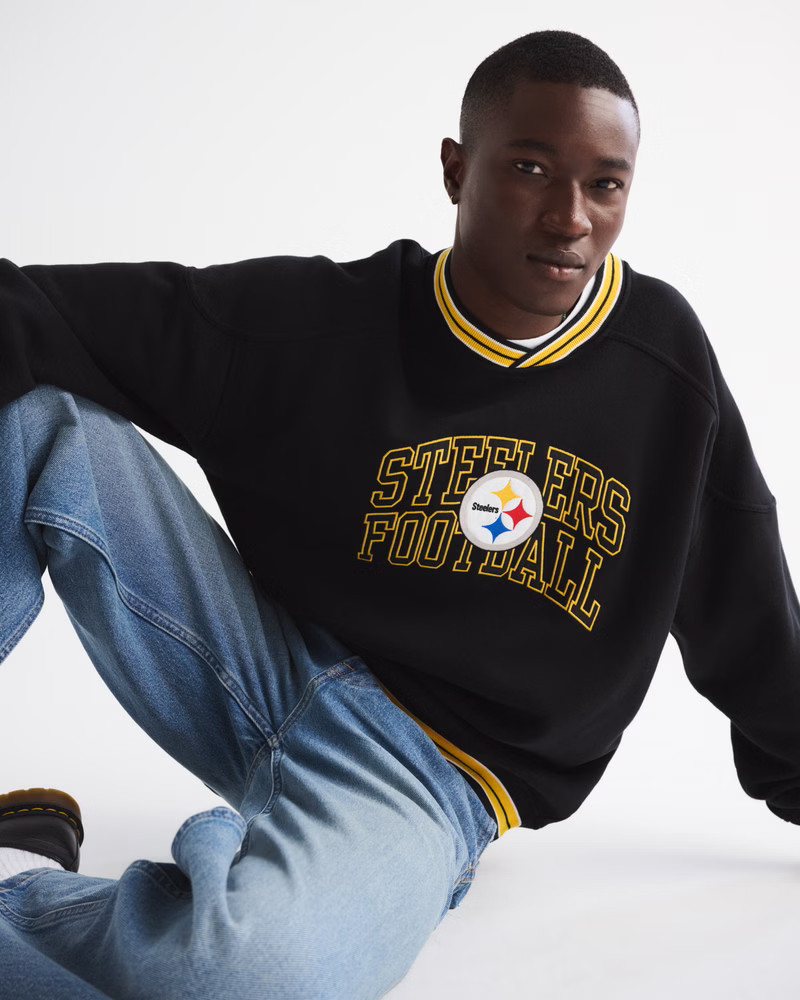 Men's Pittsburgh Steelers Graphic Crew Sweatshirt | Men's Tops | Abercrombie.com | Abercrombie & Fitch (US)