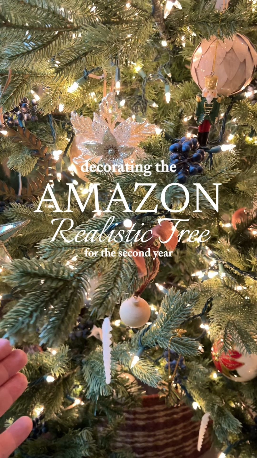 Decorating the Amazon realistic tree for the second year and still obsessed with how natural it looks. I used incandescent lights for that cozy, nostalgic glow and you can add as many as you want for the perfect warmth.

I’ve linked the exact tree ✨🎄

#amazontree
#holidaydecor
#cozychristmas
#christmastree
#christmasdecor
#frasierhillfarm