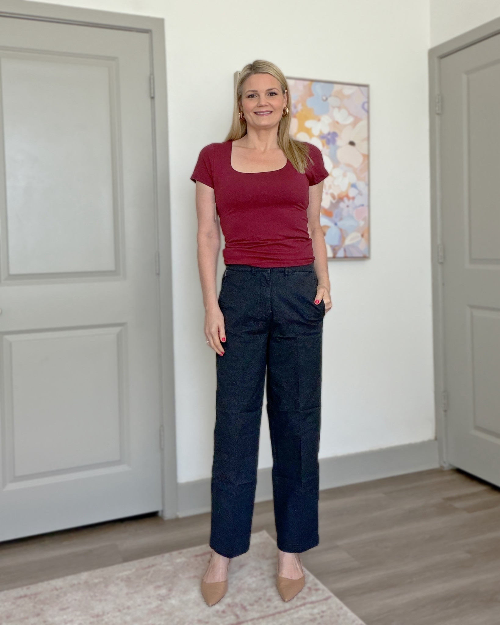 Old Navy double lined short sleeve top in size medium. OG Chino straight leg full length pants perfect for work! Very comfy!

#LTKSaleAlert #LTKWorkwear #LTKootd