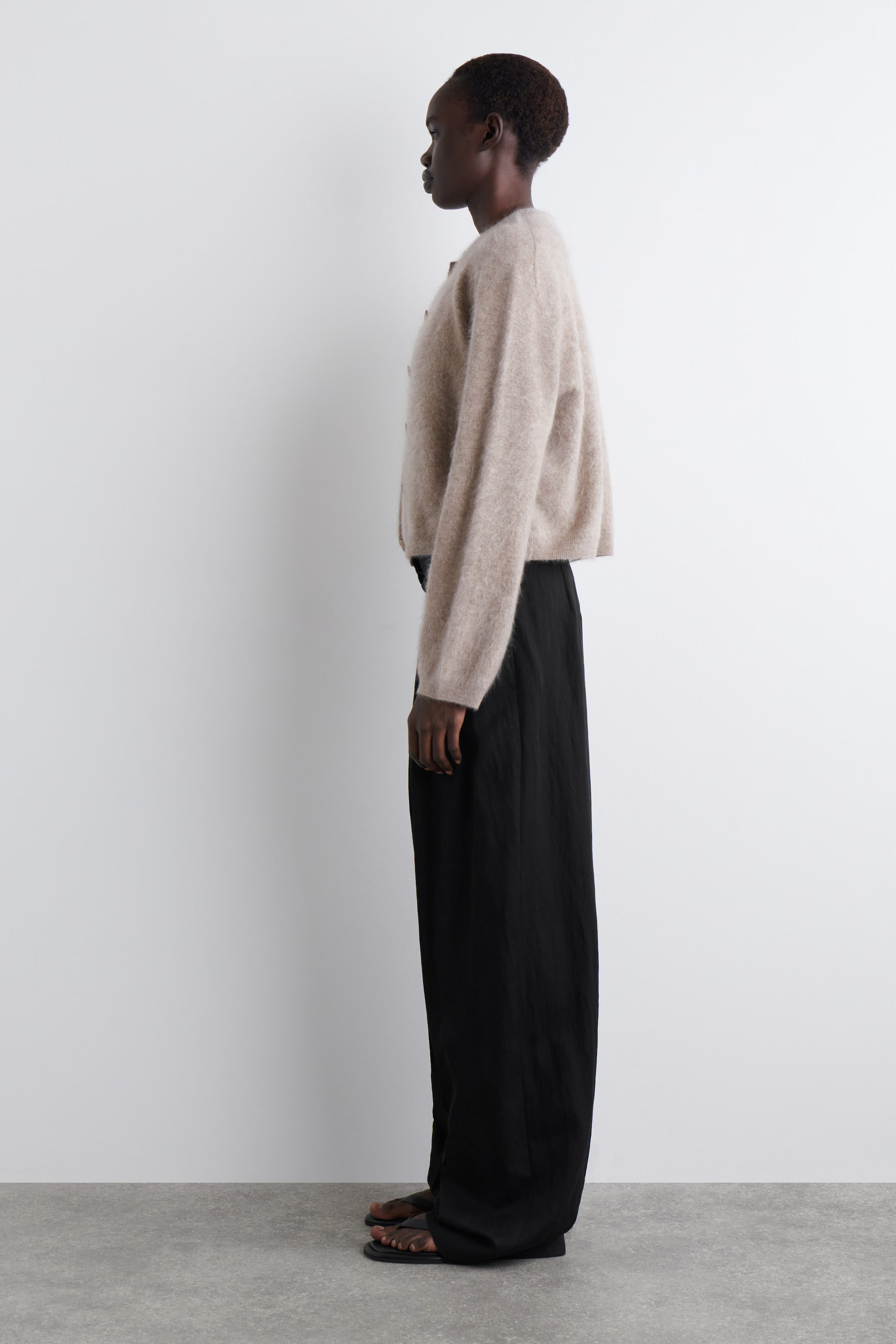 CARDIGAN AUS GEBÜRSTETEM KASCHMIR - BEIGE | COS | COS (EU)