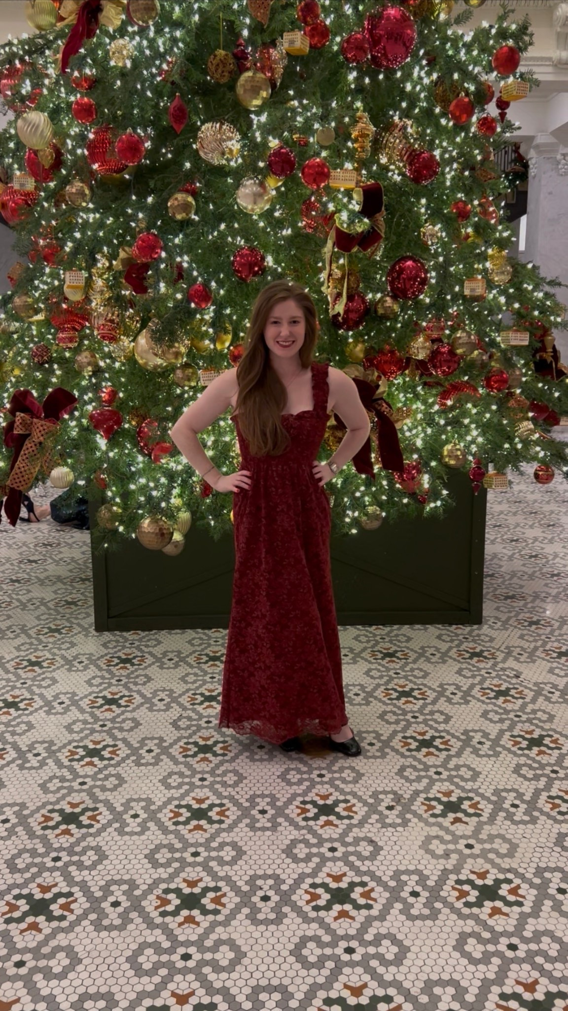 I wear an XS in the dress

#LTKHoliday #LTKSeasonal #LTKootd