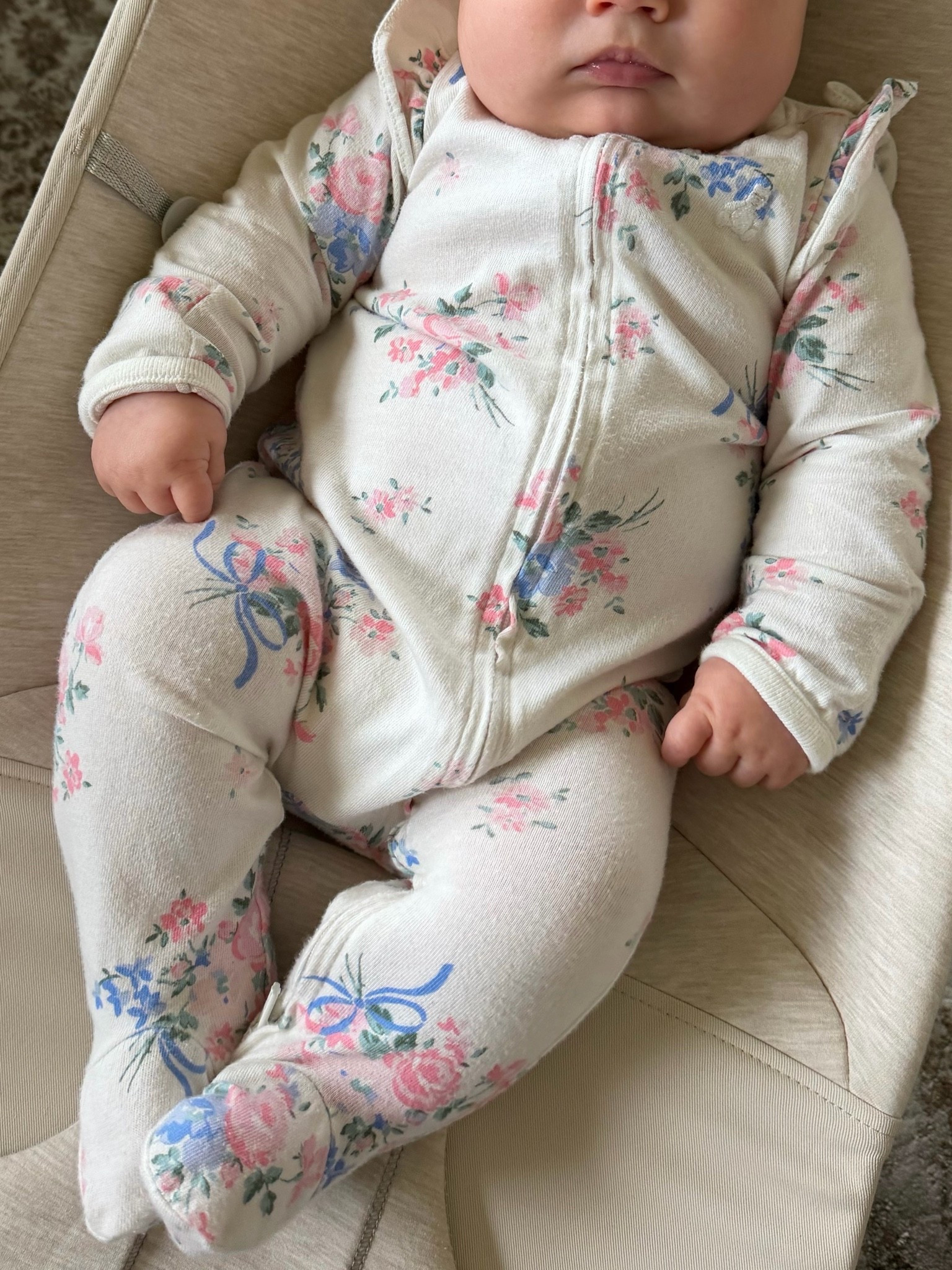 she’s worn this onesie to pieces! It has a little buckle over the top button which is key 👌🏼 *linking same onesie just in different pattern

#LTKbaby