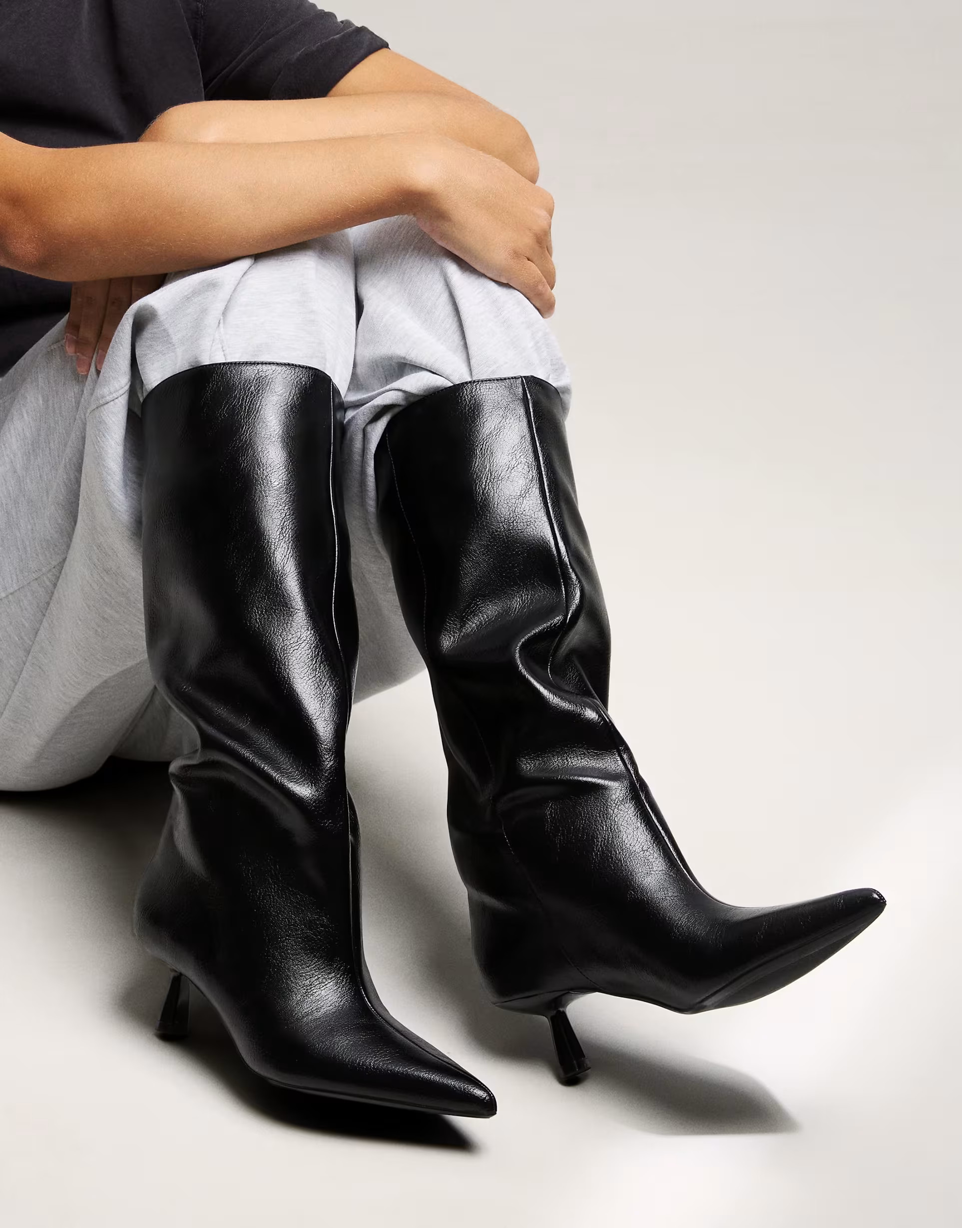 Bershka Kitten heel boots in black | ASOS (Global)