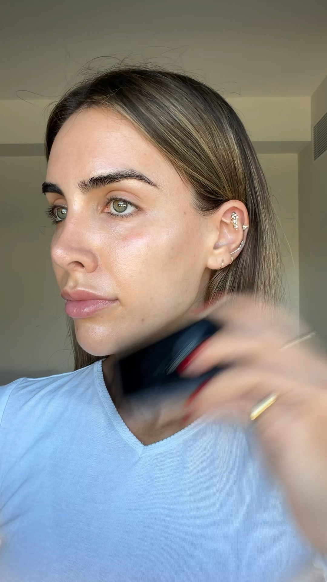 Victoria Beckham full face!! 

#LTKgrwm #LTKmorningroutine #LTKBeauty