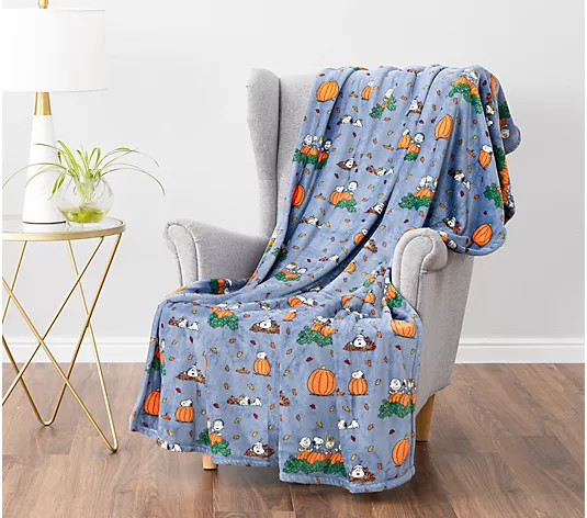 Berkshire Peanuts Halloween Plush 55x70 Throw - QVC.com | QVC