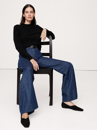 Lightweight Cashmere Crew-Neck Sweater | Banana Republic (CA)