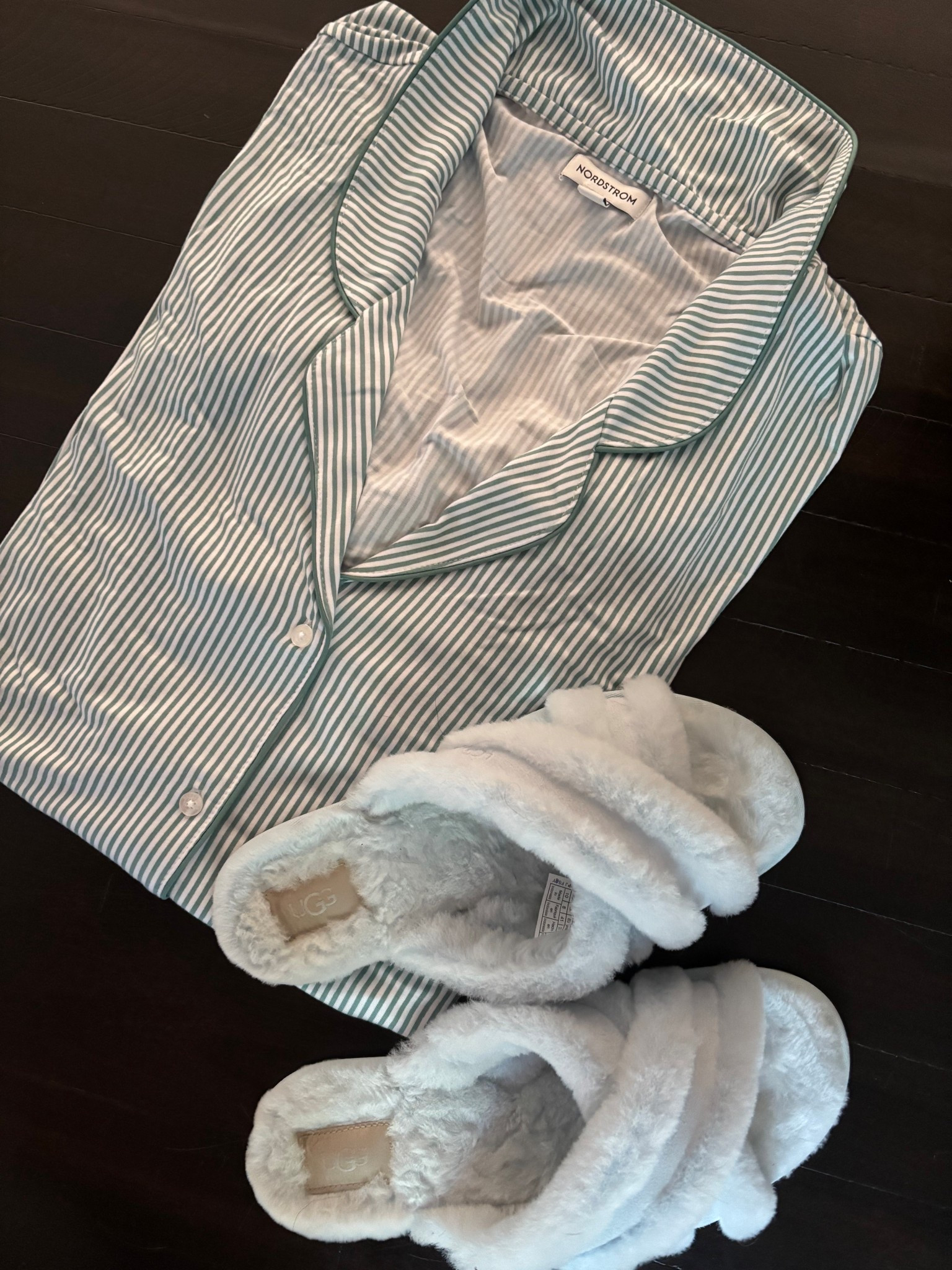 Cozy season is calling! ☁️ The Nordstrom Anniversary Sale is the perfect time to stock up on the softest pajamas and comfiest slippers. Treat yourself to ultimate relaxation at amazing prices! #NordstromAnniversarySale #Pajamas #Slippers #CozyVibes #SelfCare #SaleAlert
