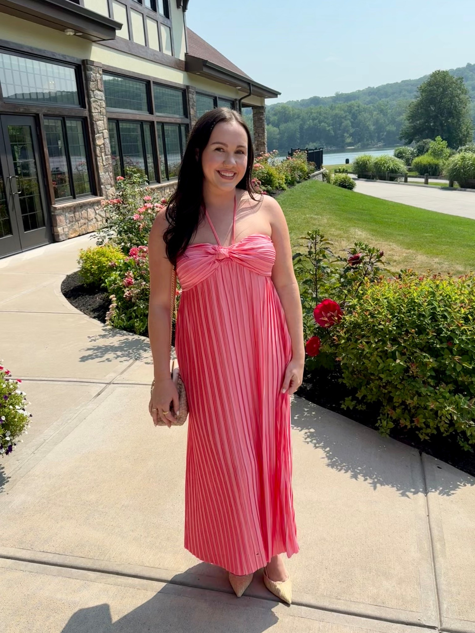 This dress was made for summer events 🌸💖🌺

30% with code ERICASAVE30

#weddingguestdress #maxidress #vici

#LTKStyleTip #LTKSeasonal #LTKxVICI