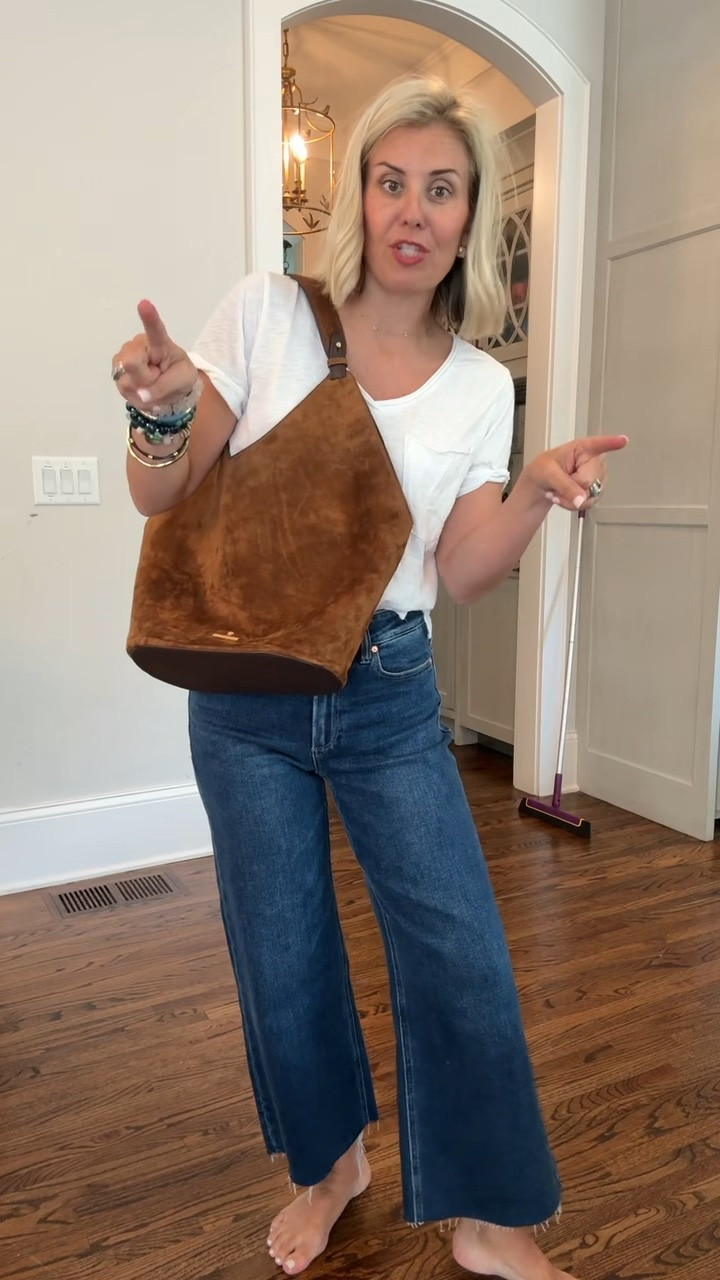 Spartina 449 handbag sale starts today!! 25% off handbags 8/21-8/23
Tee - xs
Jeans - 26P

*code Catherine20 at Allie + Bess

#LTKSaleAlert #LTKSeasonal #LTKdayinmylife