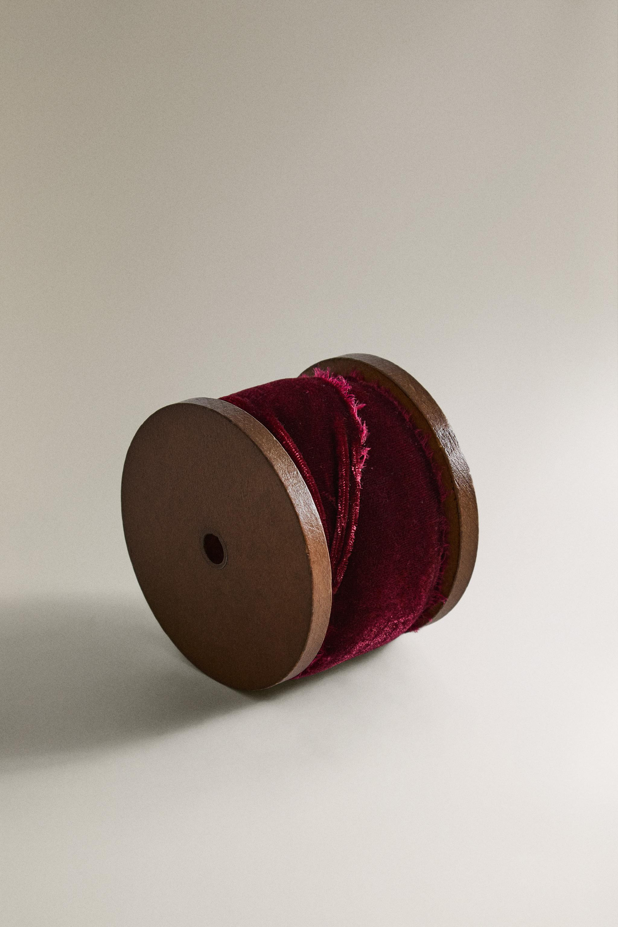 FRAYED VELVET CHRISTMAS GIFT WRAPPING RIBBON | Zara US