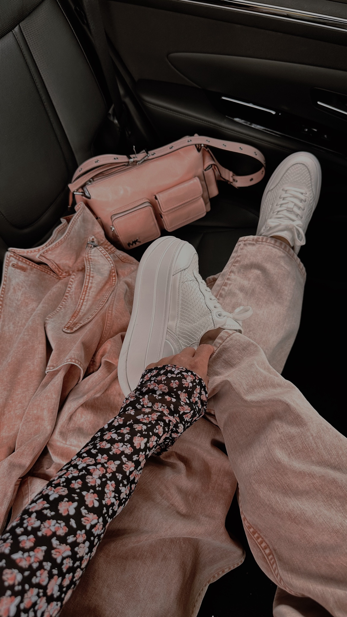 It's a Rose Pink Day! 🌸🫶🏻

Also, I am so obsessed with these platform sneakers, they are so comfortable and go so well with all my jeans and leggings. And, seriously, I can dance with them!

@michaelkors #michaelkors #mkpartner 



#LTKItBag #LTKShoeCrush