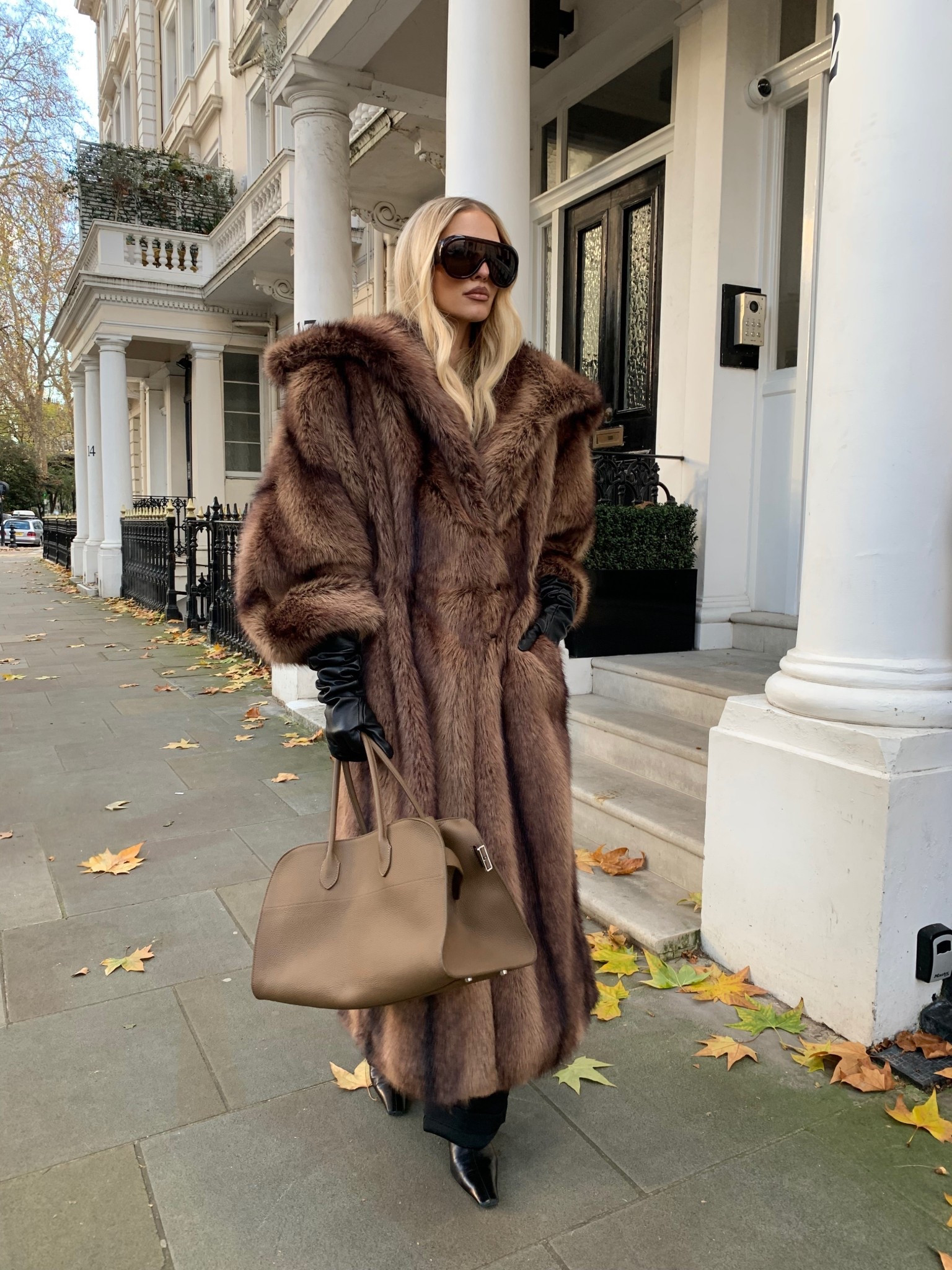 Big coat energy 🤎