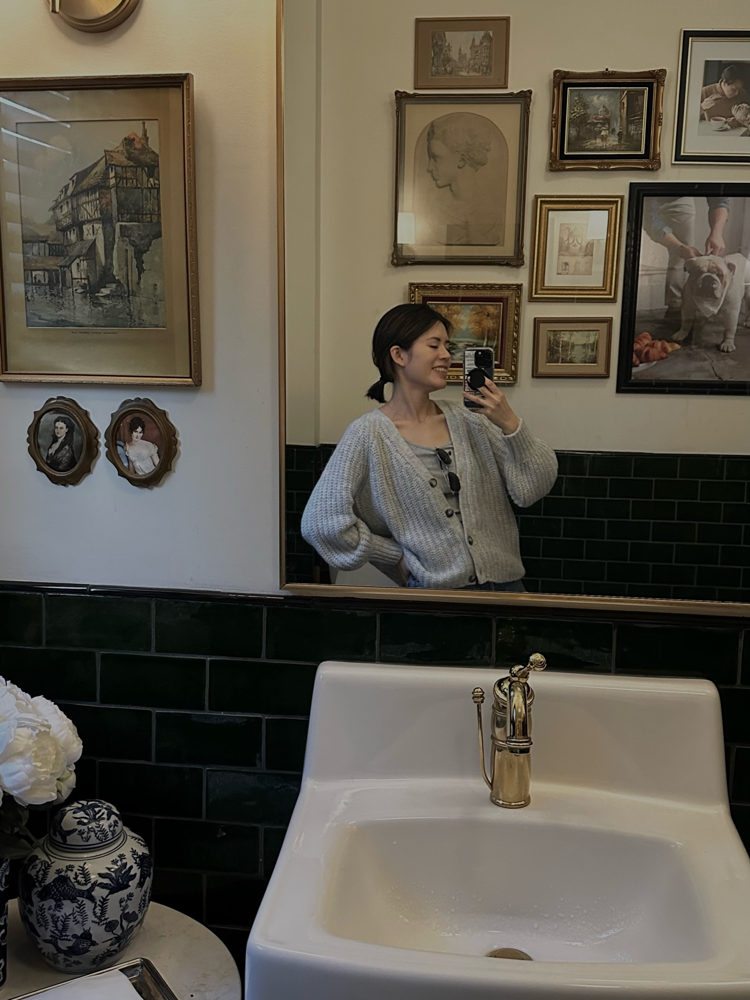 Sezane Basile cardi. In xs
Gap tank top

#LTKcanada