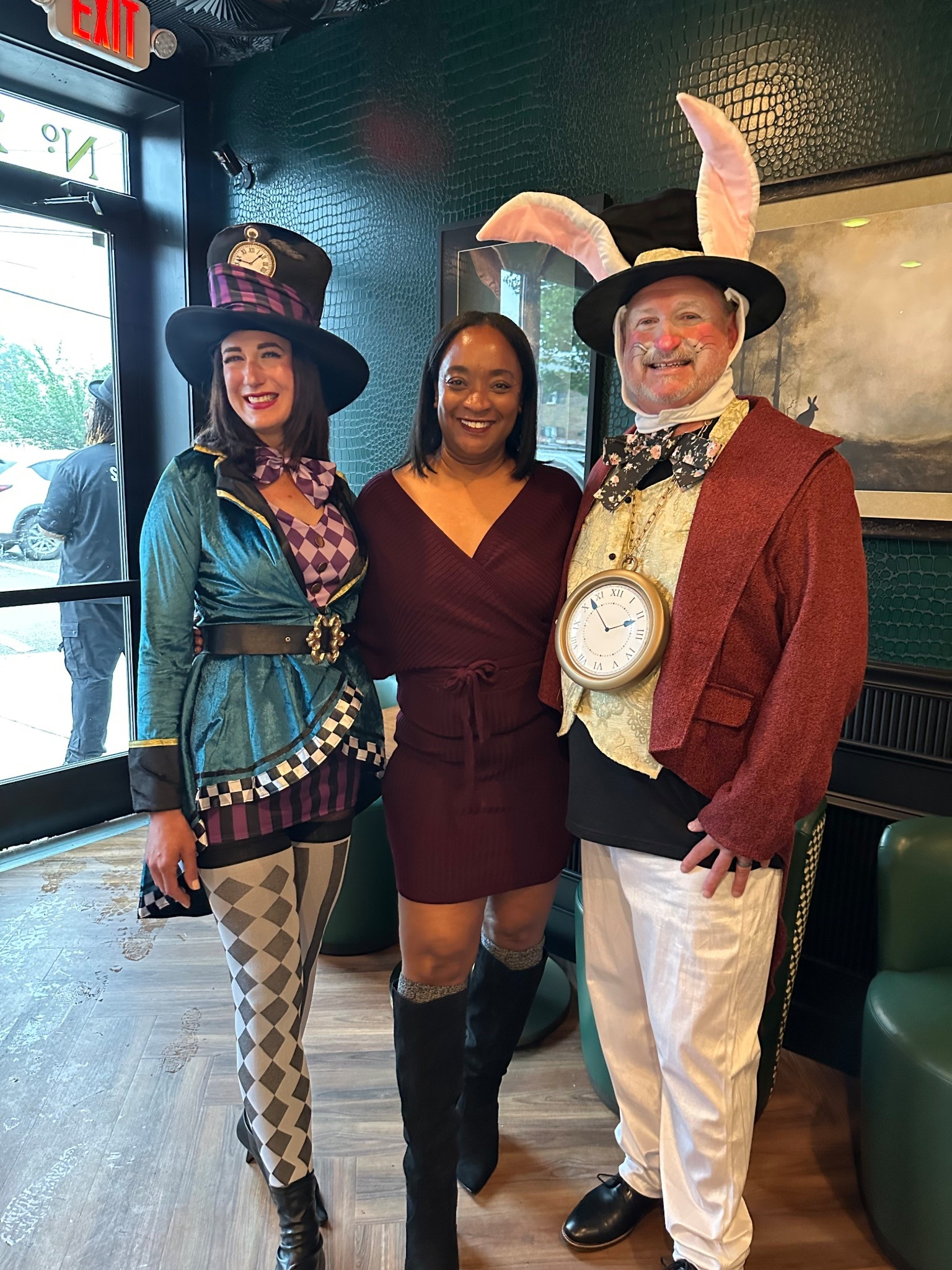 Cocktail hour but make it fashionable 

#LTKOver40 #LTKSeasonal #LTKHoliday