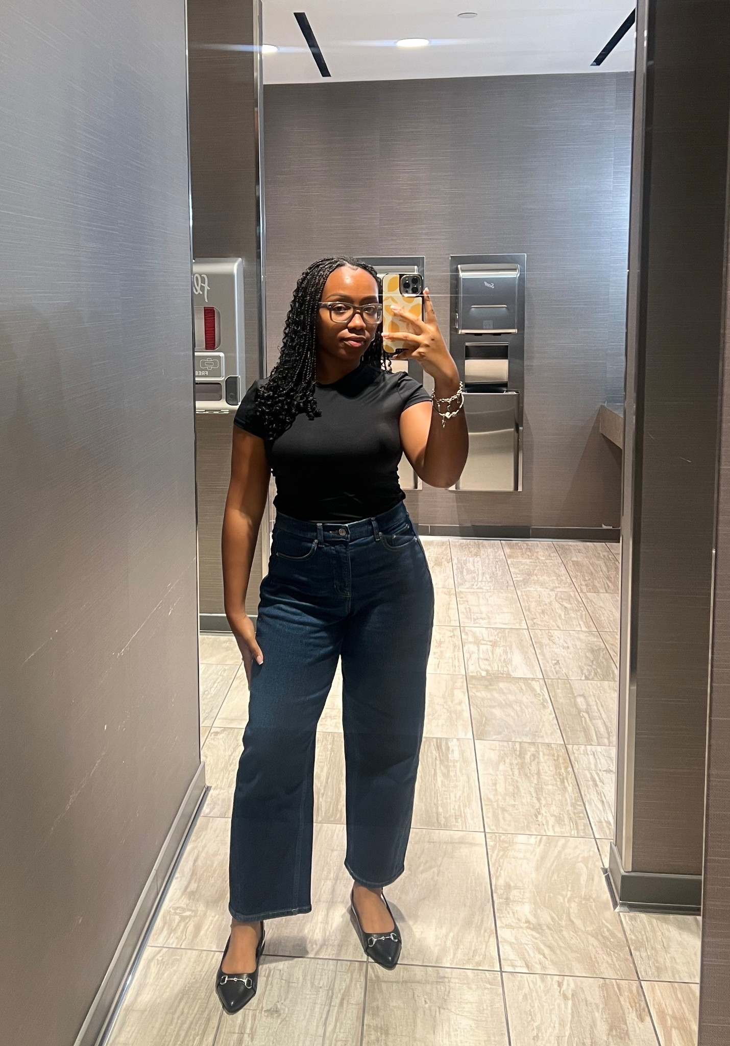 Workwear Wednesday: Anniversary Fit (five years down)🎉
Had to wear my favorite SPANX product right now to celebrate❣️
Size: M, regular inseam



Authentic 360 Barrel Leg Jeans, SPANX denim, simple work outfit, dark wash blue jeans


#LTKWorkwear #LTKStyleTip #LTKPetite