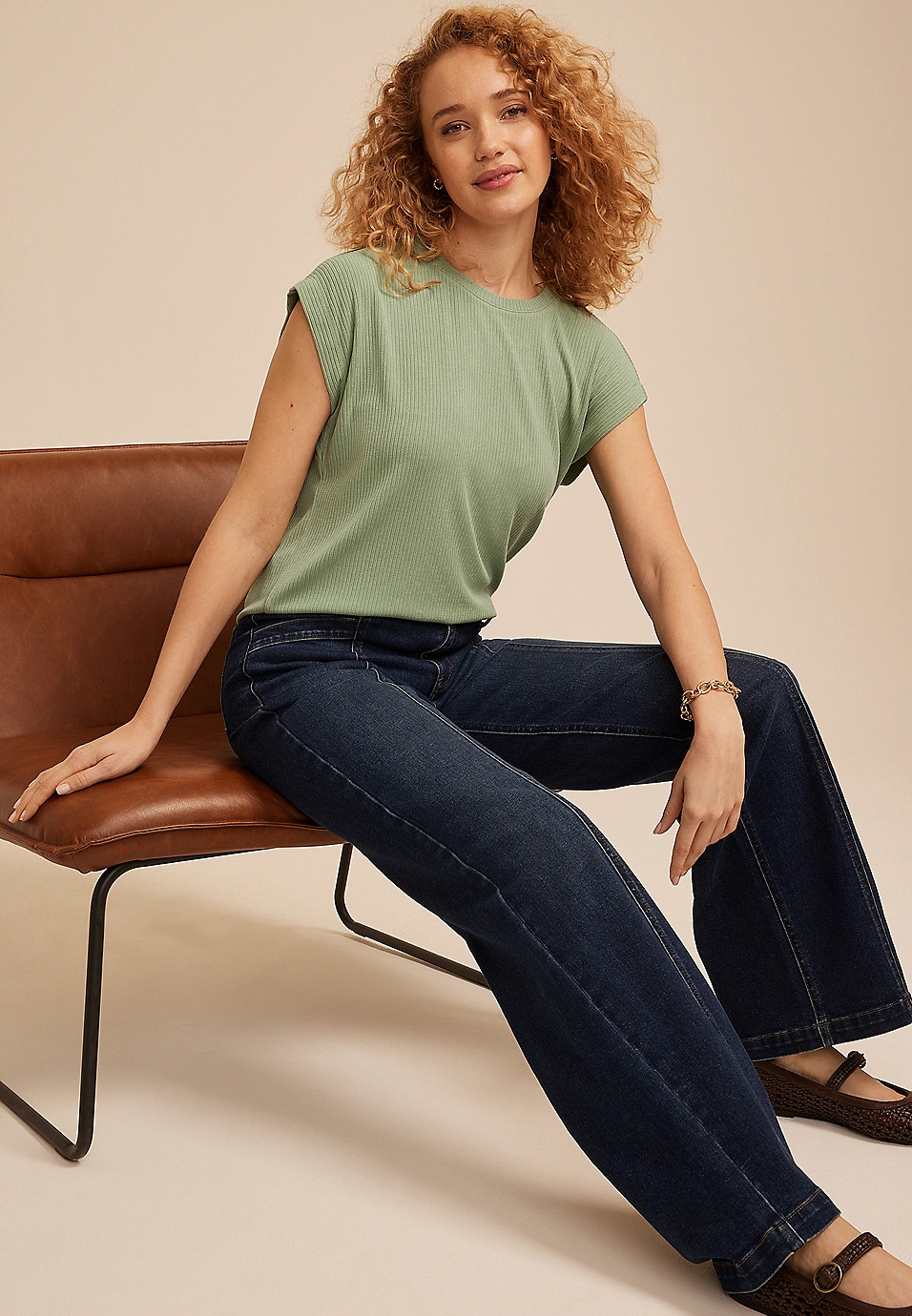24/7 Solid Wedge Tee | Maurices