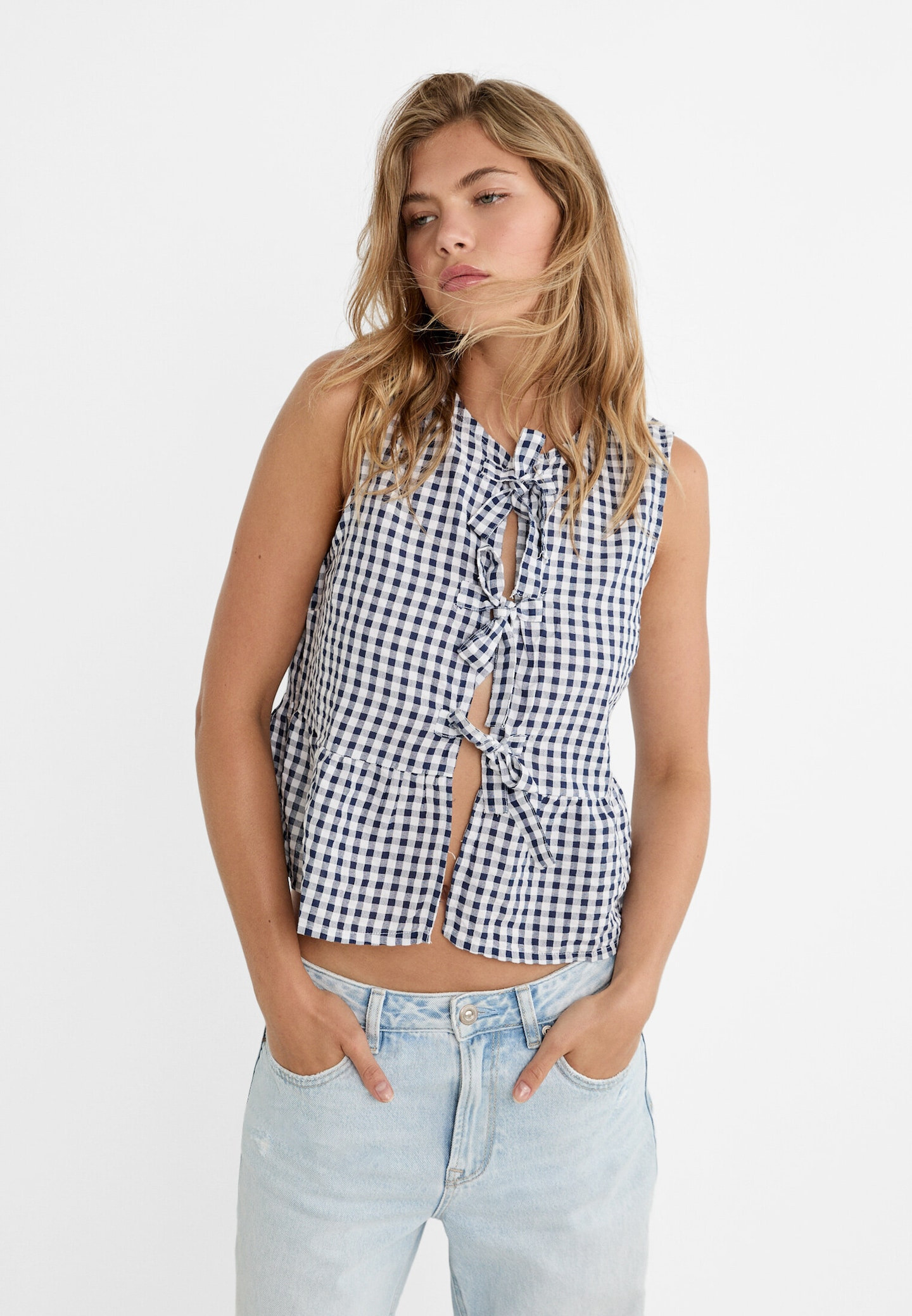 Flowing top with ties | Stradivarius (UK)