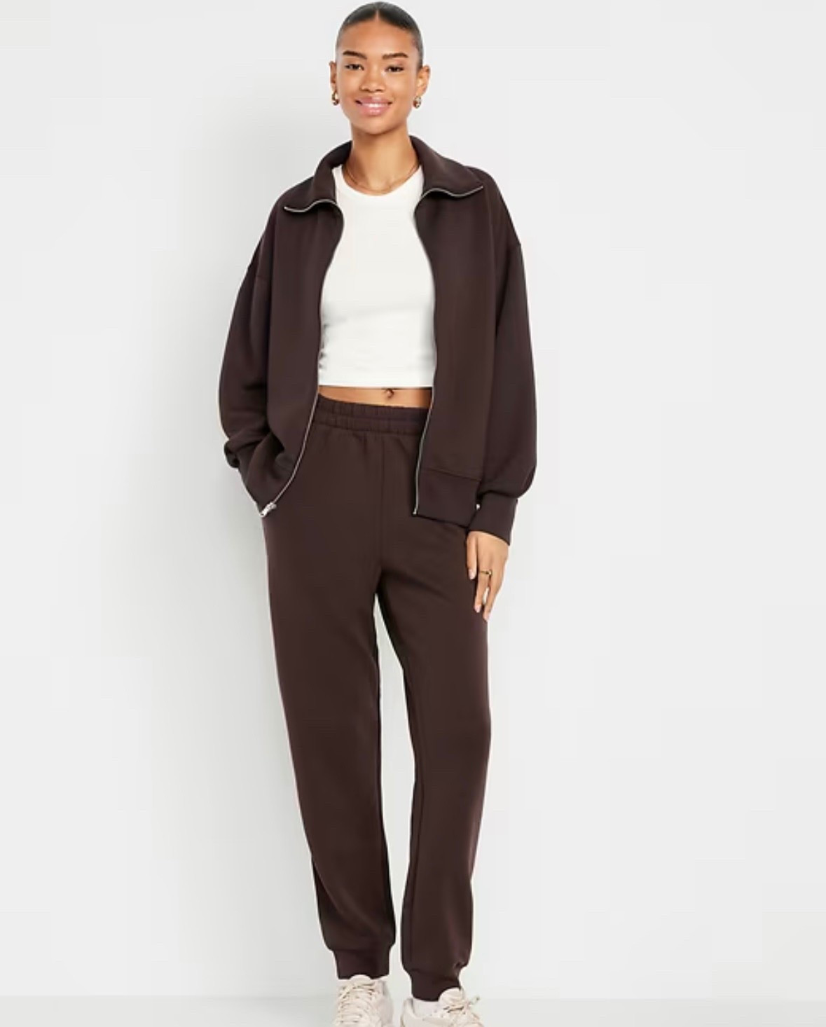 Looks high end but not!!!
This the most comfortable fleece set. Perfect for travel, running errands, or just lounging around the house. Best part they are on sale!!!

#LTKActive #LTKMidsize #LTKPetite