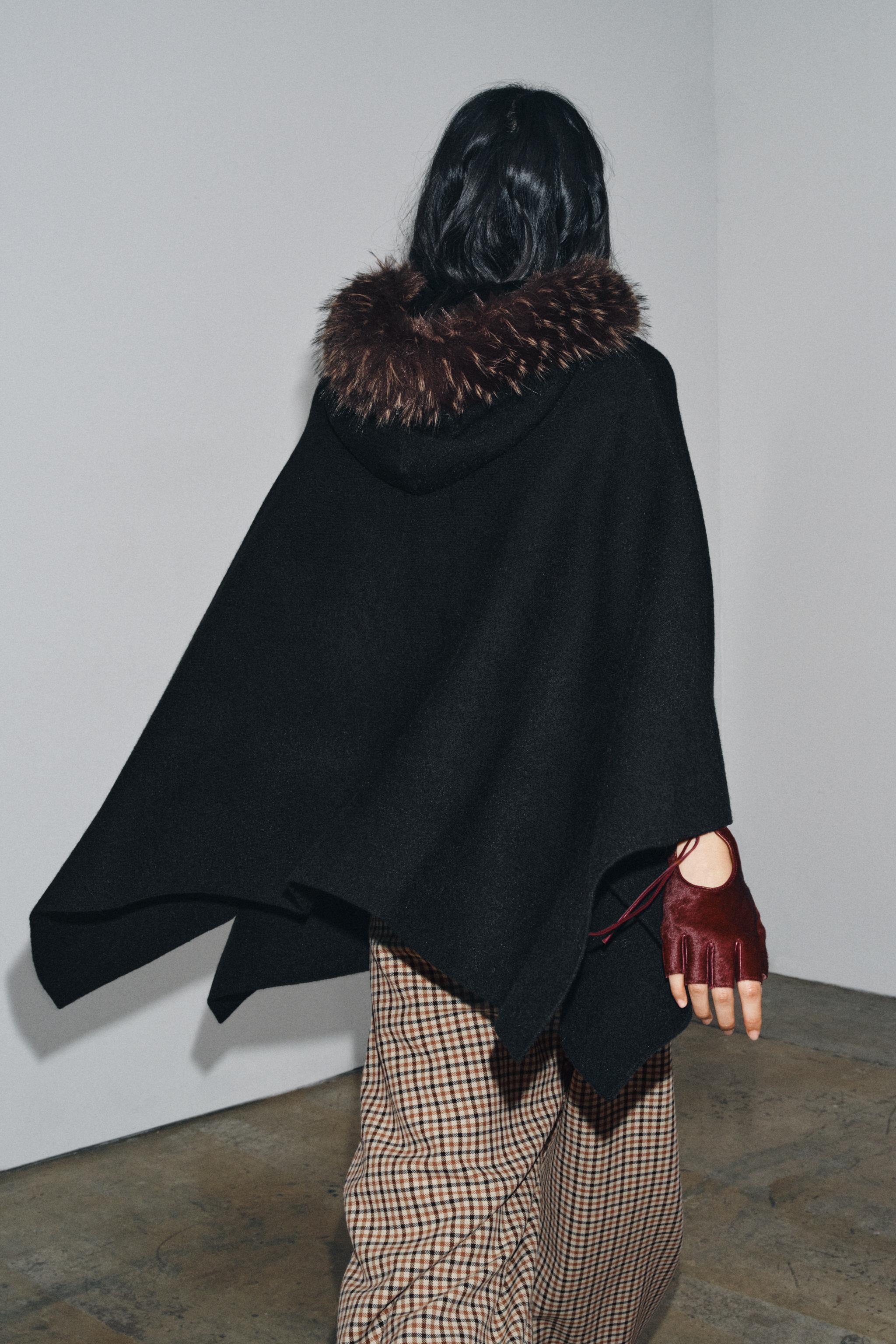 FAUX FUR KNIT CAPE | Zara US